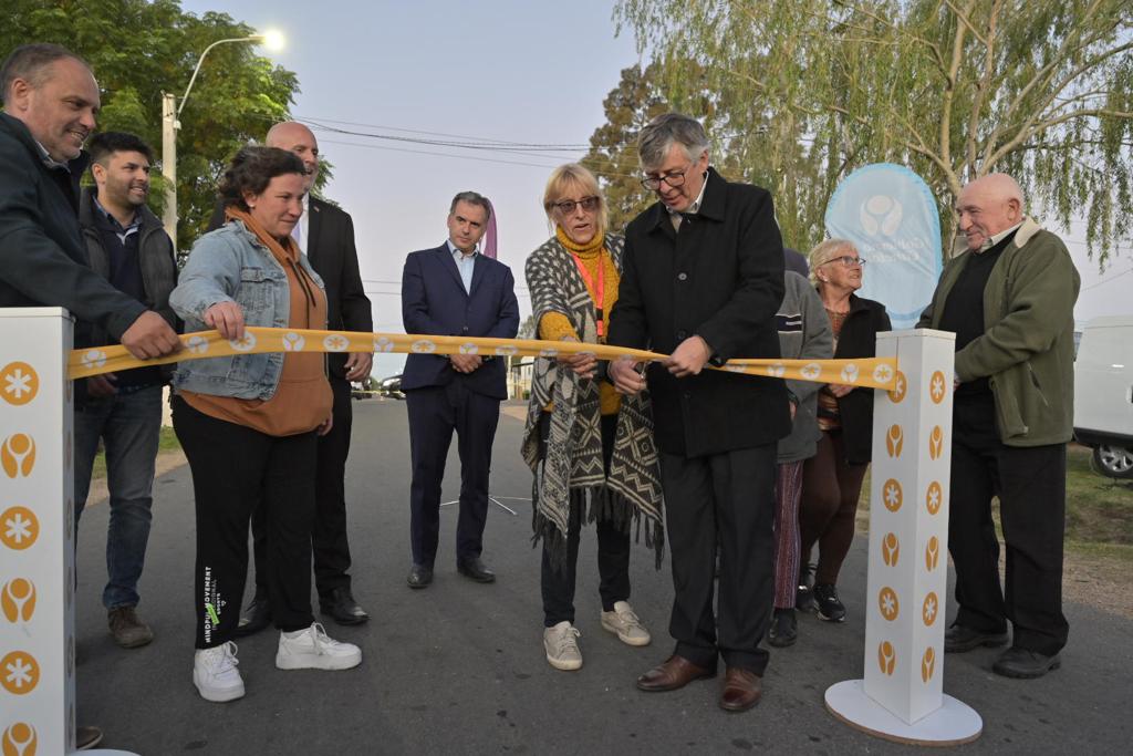 Intendente Orsi inauguró importante obra en el barrio Pueblo Nuevo de Las Piedras Intendente Orsi inauguró importante obra en el barrio Pueblo Nuevo de Las Piedras