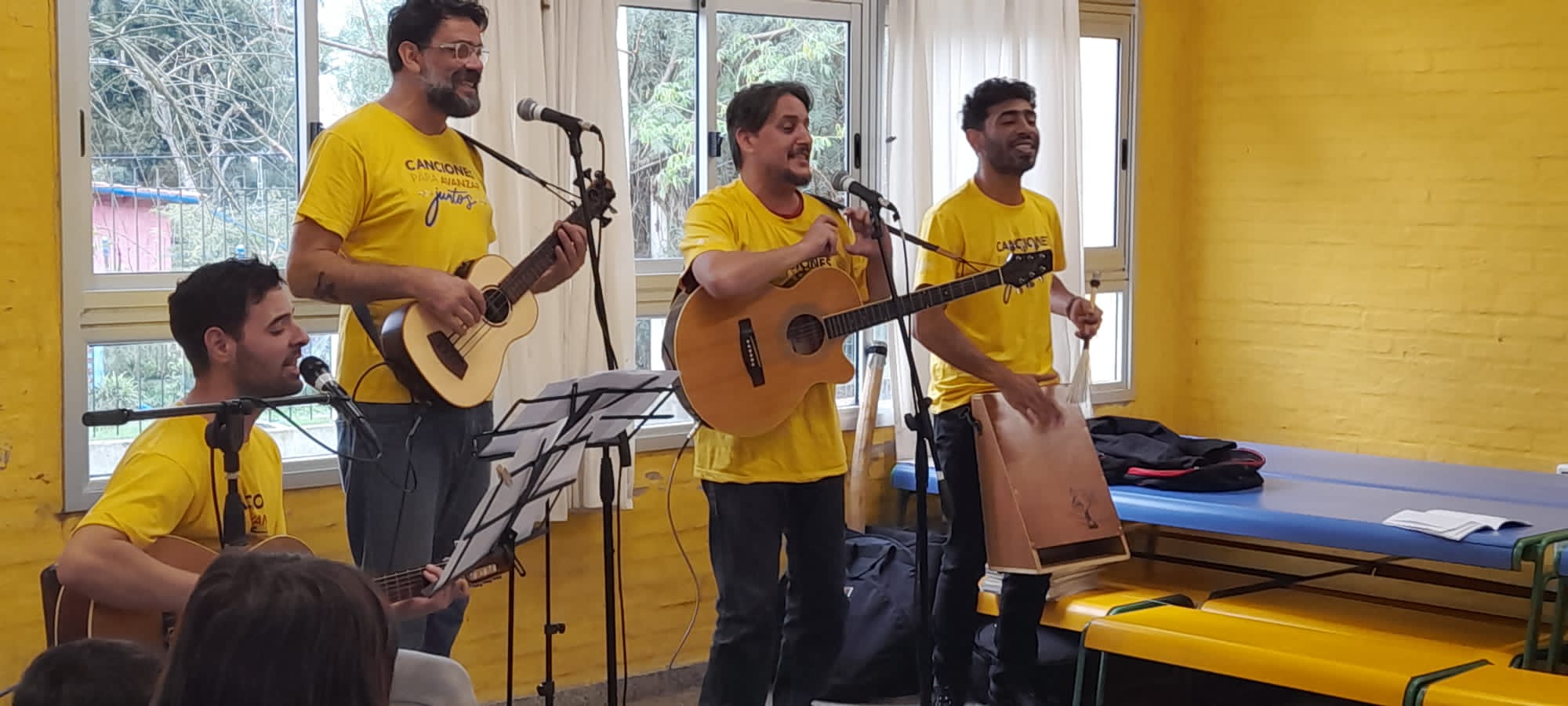 Se está desarrollando la campaña Canciones para avanzar juntos y las escuelas interesadas en recibir el libro aún pueden solicitarlo Se está desarrollando la campaña Canciones para avanzar juntos y las escuelas interesadas en recibir el libro aún pueden solicitarlo