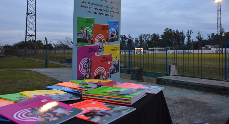 Lanzamiento del proyecto Un gol por la convivencia en el fútbol infantil realizado en el Estadio Eduardo Martínez Monegal. Lanzamiento del proyecto Un gol por la convivencia en el fútbol infantil realizado en el Estadio Eduardo Martínez Monegal.