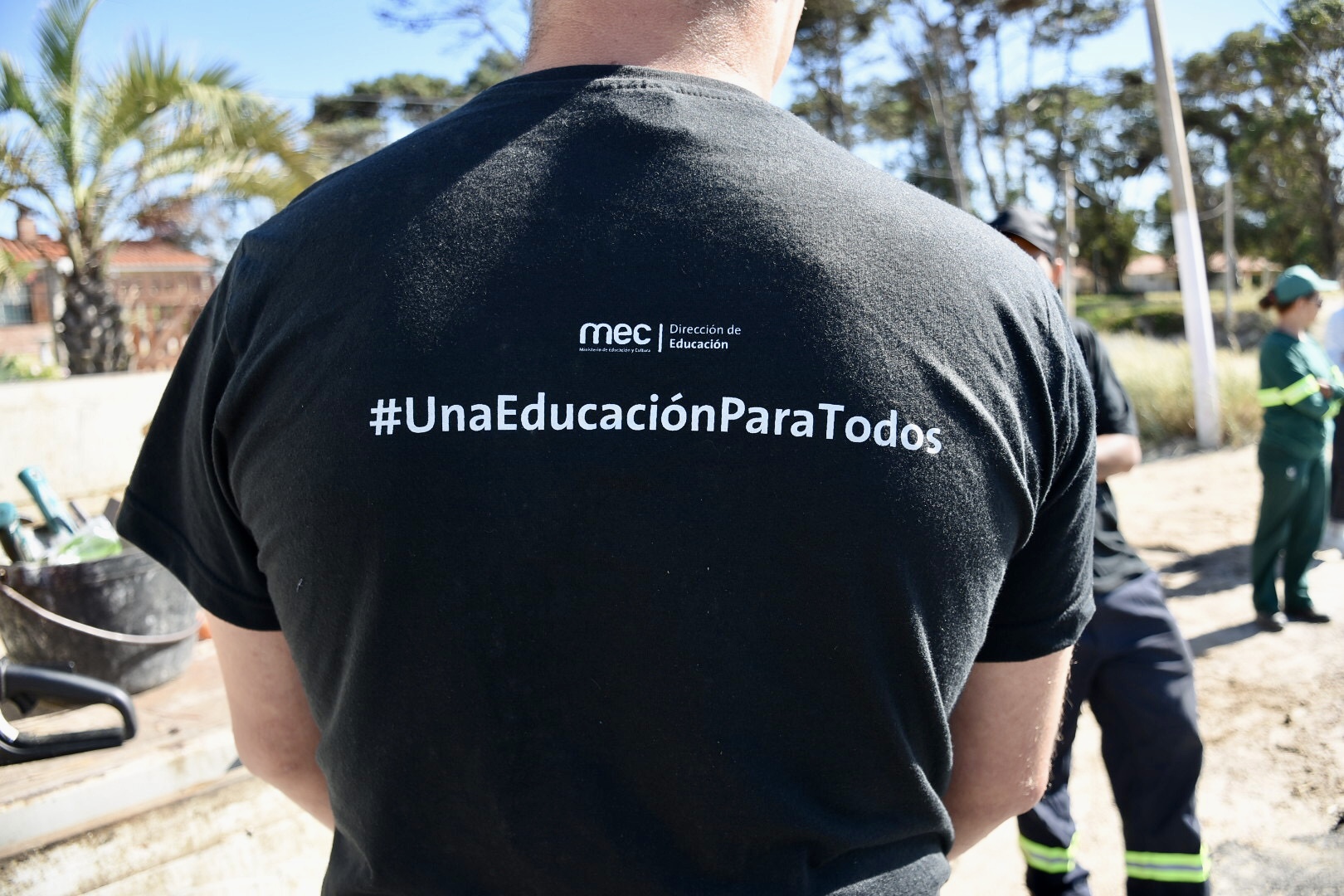Personas privadas de libertad recuperan las bajadas a la playa en Parque del Plata Personas privadas de libertad recuperan las bajadas a la playa en Parque del Plata