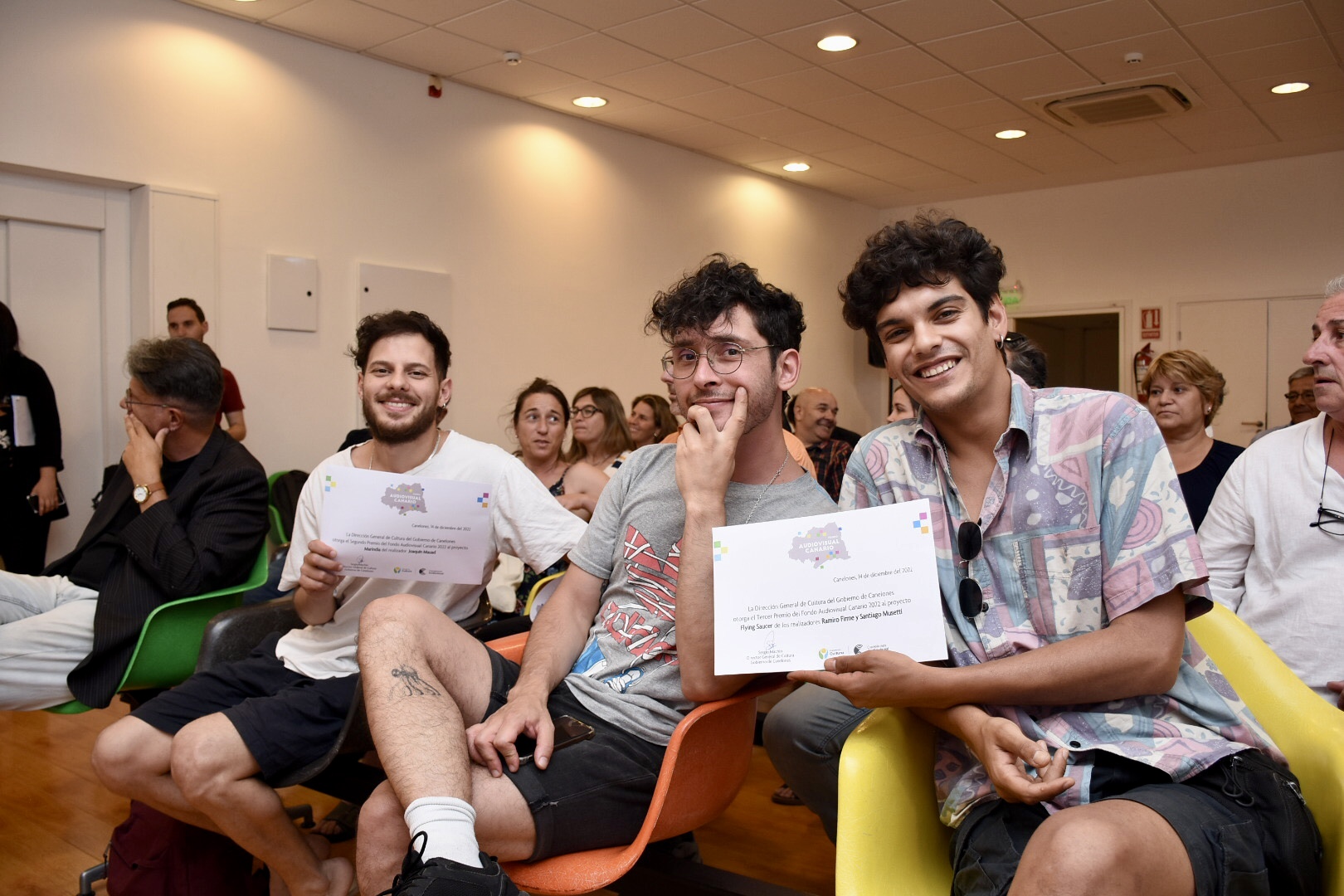 De izq. a der.: Joaquín Mauad, realizador de Marindia, Santiago Musetti y Ramiro Firme, realizadores de Flying saucer, en el lanzamiento de Cine bajo las estrellas y la entrega de premios de la edición 2022 del Fondo Audiovisual Canario De izq. a der.: Joaquín Mauad, realizador de Marindia, Santiago Musetti y Ramiro Firme, realizadores de Flying saucer, en el lanzamiento de Cine bajo las estrellas y la entrega de premios de la edición 2022 del Fondo Audiovisual Canario