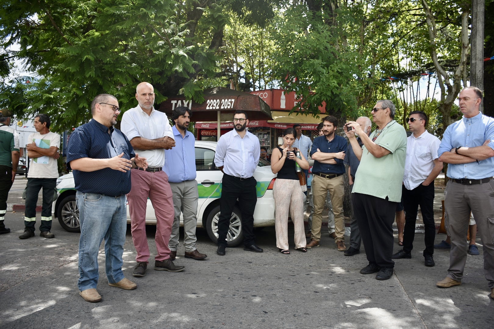 En la plaza Constitución de Pando, el Gobierno de Canelones presentó nuevo equipamiento para reciclaje En la plaza Constitución de Pando, el Gobierno de Canelones presentó nuevo equipamiento para reciclaje