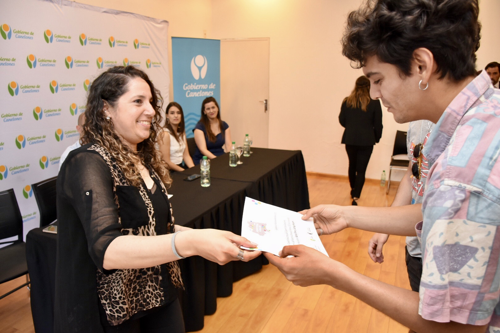 La Repsonsable de Canelones Audiovisual, Lic. Valeria Deangelo, en el lanzamiento de Cine bajo las estrellas y la entrega de premios de la edición 2022 del Fondo Audiovisual Canario La Repsonsable de Canelones Audiovisual, Lic. Valeria Deangelo, en el lanzamiento de Cine bajo las estrellas y la entrega de premios de la edición 2022 del Fondo Audiovisual Canario
