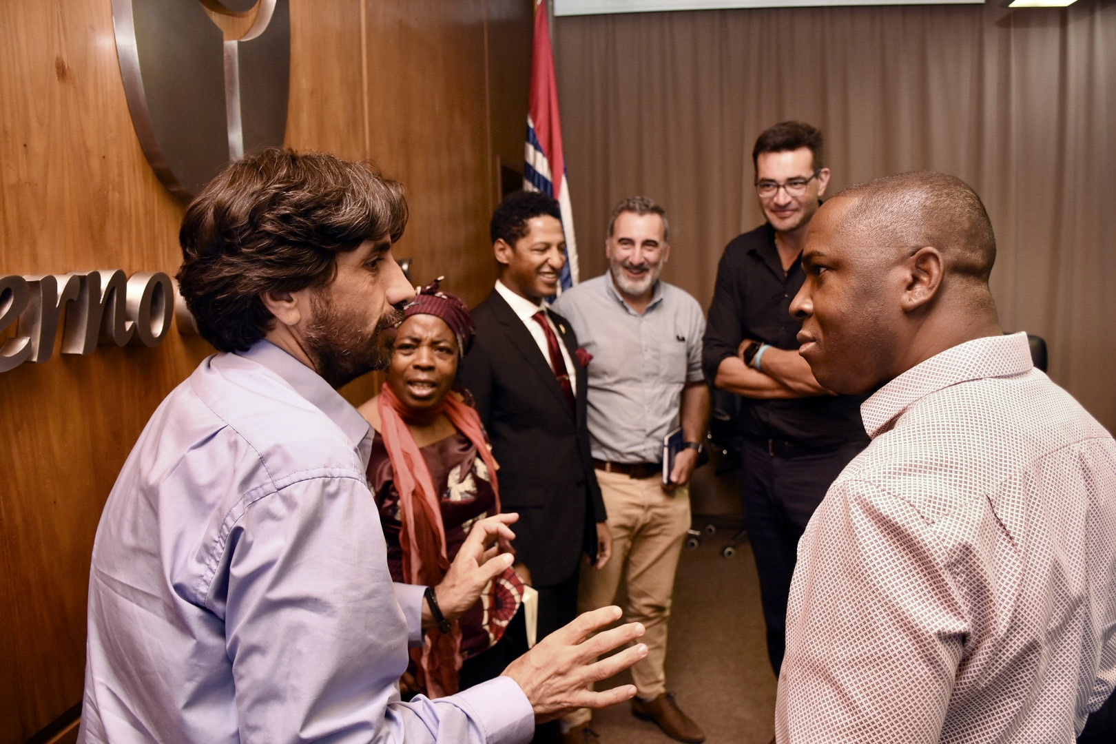 Autoridades del Gobierno de Canelones recibieron visita de delegación del Consulado de Angola. Autoridades del Gobierno de Canelones recibieron visita de delegación del Consulado de Angola.