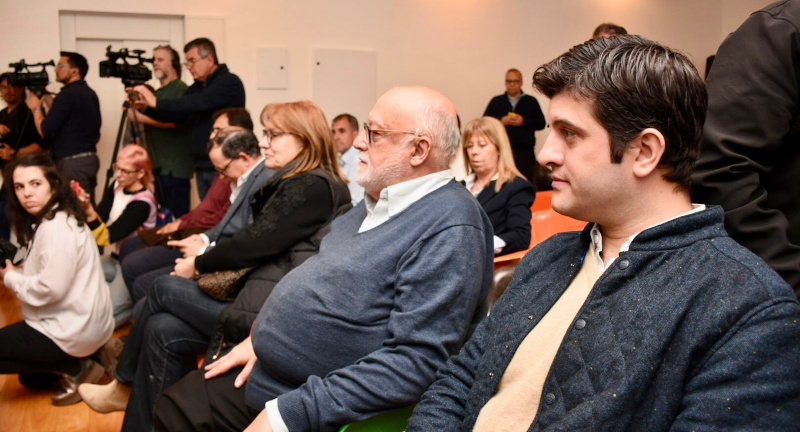 Firma de convenio entre la Intendencia y el Ministerio de Vivienda y Ordenamiento Territorial para el realojo de 40 familias de Canelones Firma de convenio entre la Intendencia y el Ministerio de Vivienda y Ordenamiento Territorial para el realojo de 40 familias de Canelones