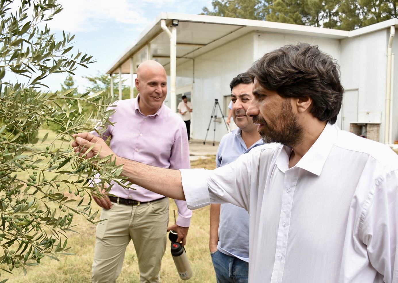 Autoridades de la Intendencia recorrieron empresas productivas que integran el programa Canelones te alimenta Autoridades de la Intendencia recorrieron empresas productivas que integran el programa Canelones te alimenta