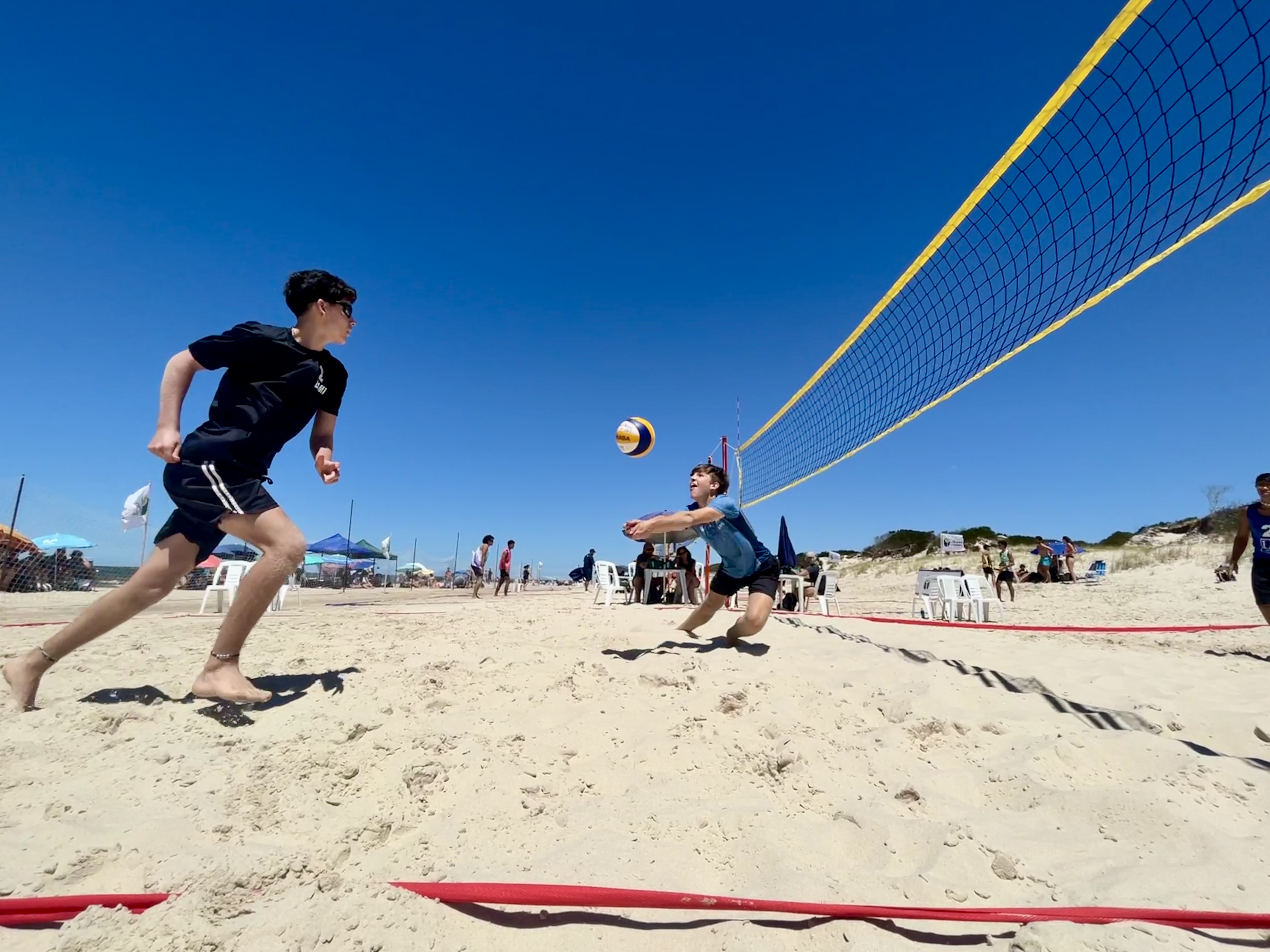 Promotores deportivos de la Intendencia organizaron un circuito de voleibol en Salinas Promotores deportivos de la Intendencia organizaron un circuito de voleibol en Salinas