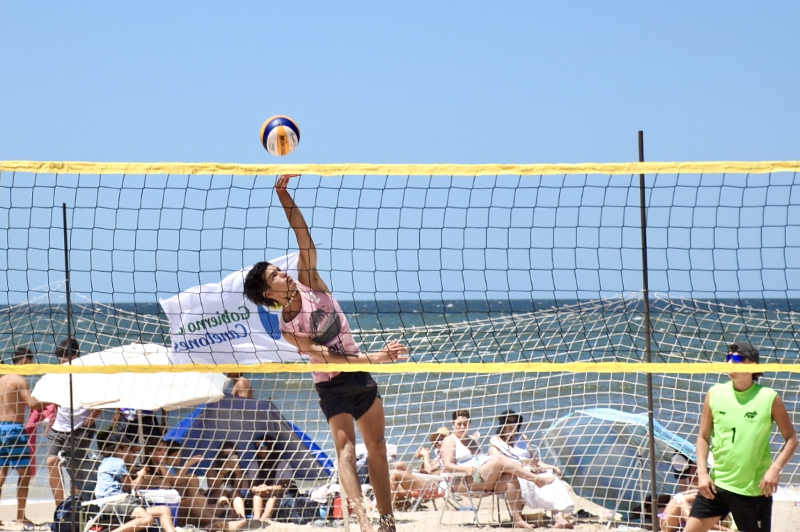 Promotores deportivos de la Intendencia organizaron un circuito de voleibol en Salinas Promotores deportivos de la Intendencia organizaron un circuito de voleibol en Salinas
