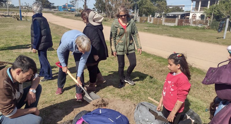 En el marco del plan Canelón, se plantaron 121 árboles en El Pinar