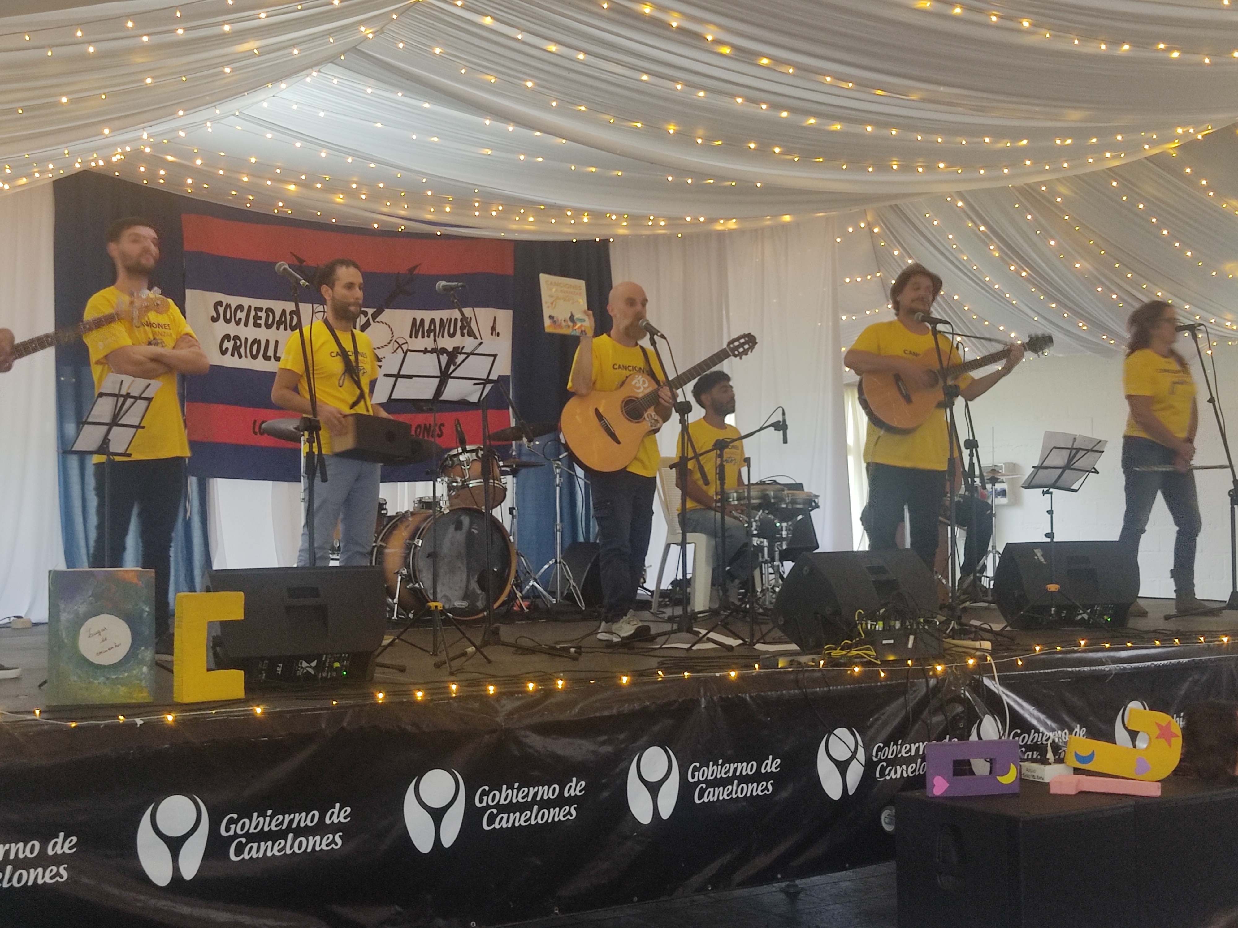 Se está desarrollando la campaña Canciones para avanzar juntos y las escuelas interesadas en recibir el libro aún pueden solicitarlo Se está desarrollando la campaña Canciones para avanzar juntos y las escuelas interesadas en recibir el libro aún pueden solicitarlo