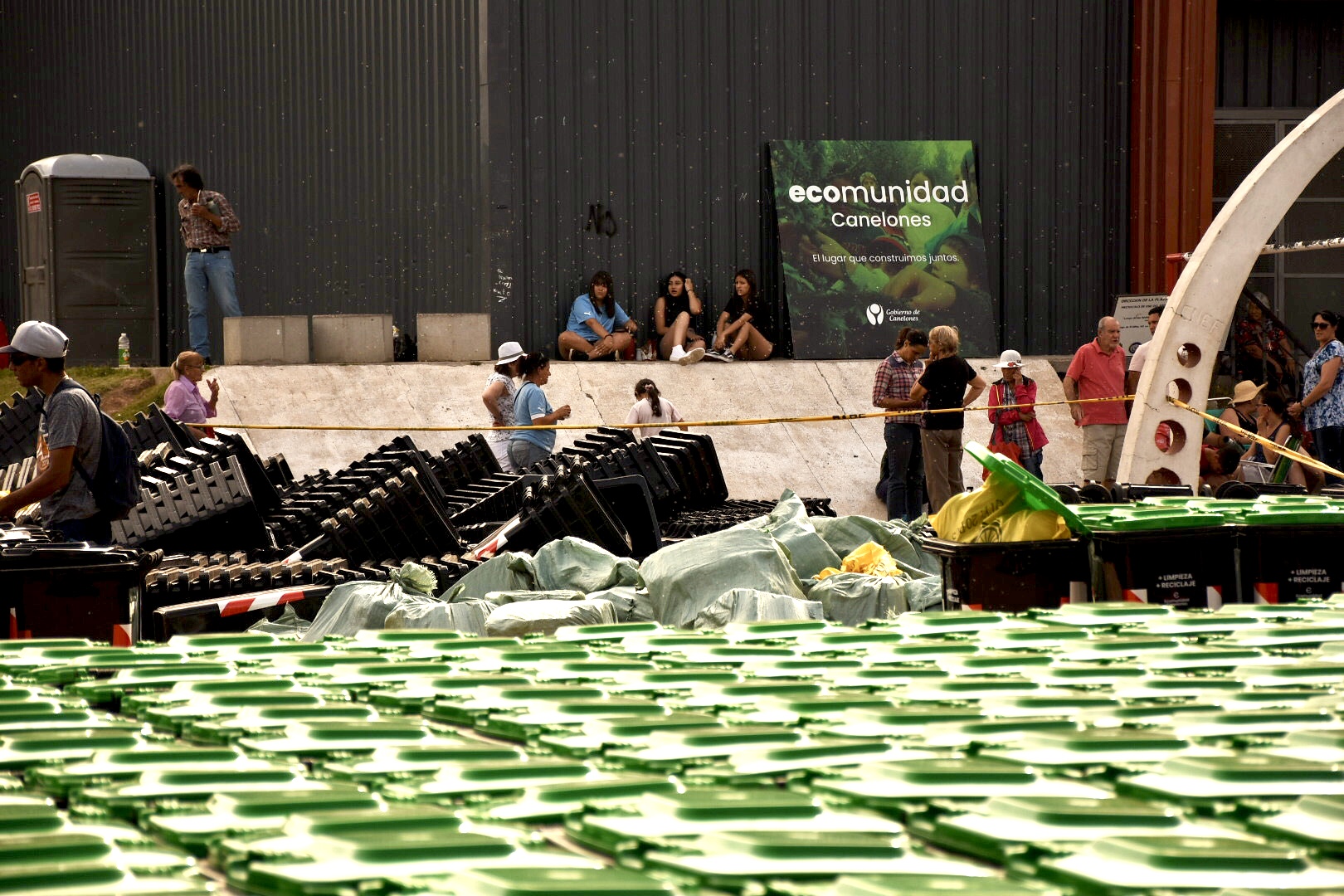 Más de 2000 familias recibieron contenedores para reciclar en Suárez Más de 2000 familias recibieron contenedores para reciclar en Suárez