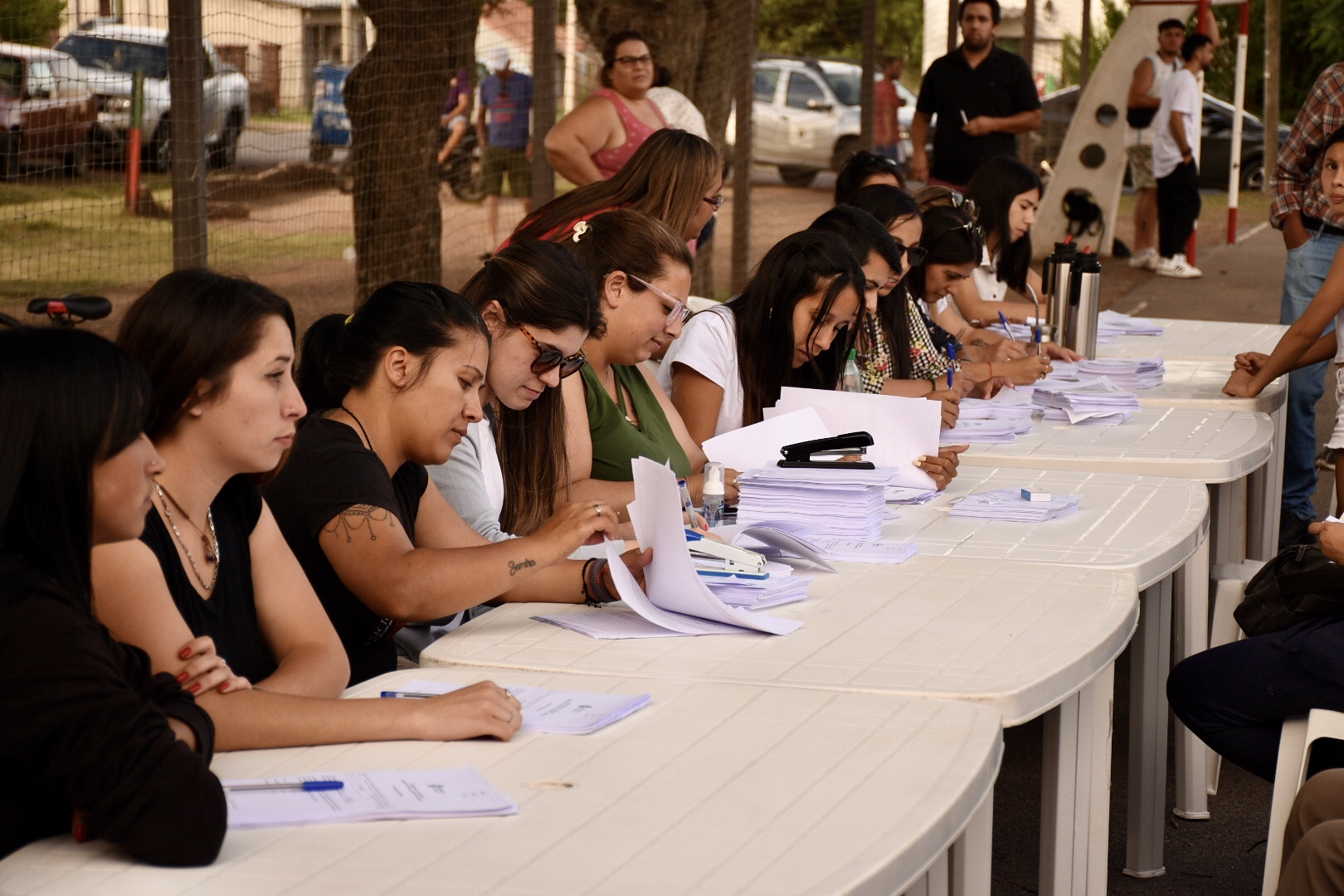 Más de 2000 familias recibieron contenedores para reciclar en Suárez