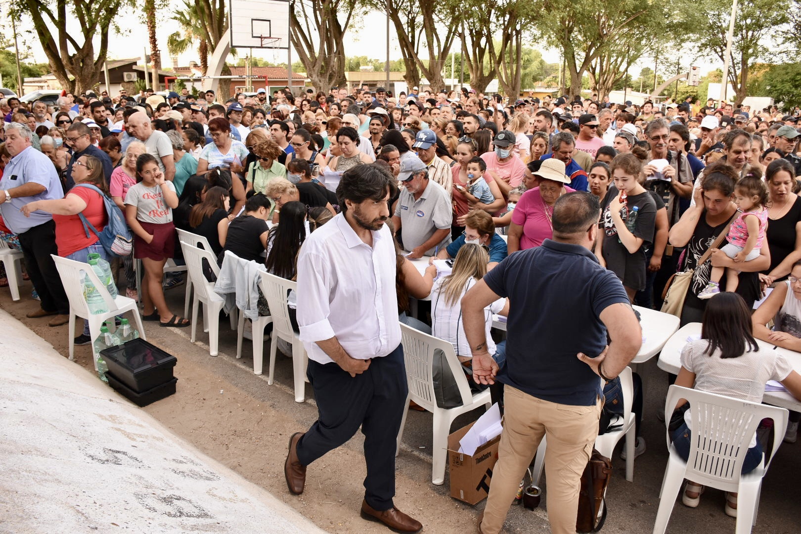 Más de 2000 familias recibieron contenedores para reciclar en Suárez