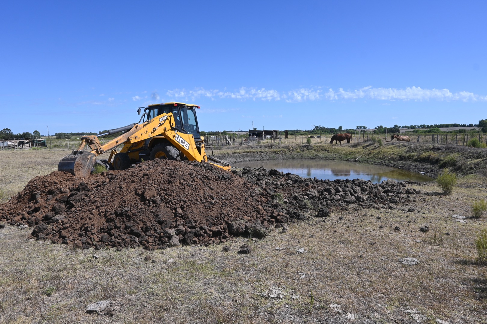 Autoridades visitaron la zona rural de la Ruta 107 para profundiza la asistencia a los productores rurales ante la problemática por el déficit hídrico 