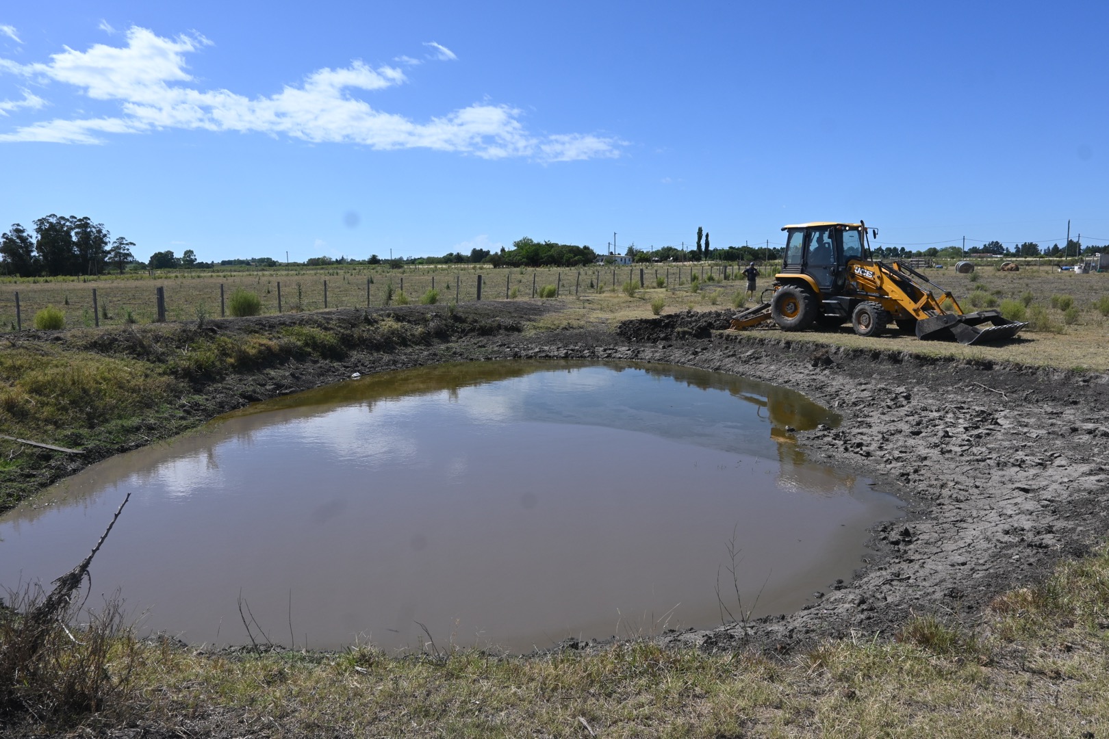 Autoridades visitaron la zona rural de la Ruta 107 para profundiza la asistencia a los productores rurales ante la problemática por el déficit hídrico Autoridades visitaron la zona rural de la Ruta 107 para profundiza la asistencia a los productores rurales ante la problemática por el déficit hídrico