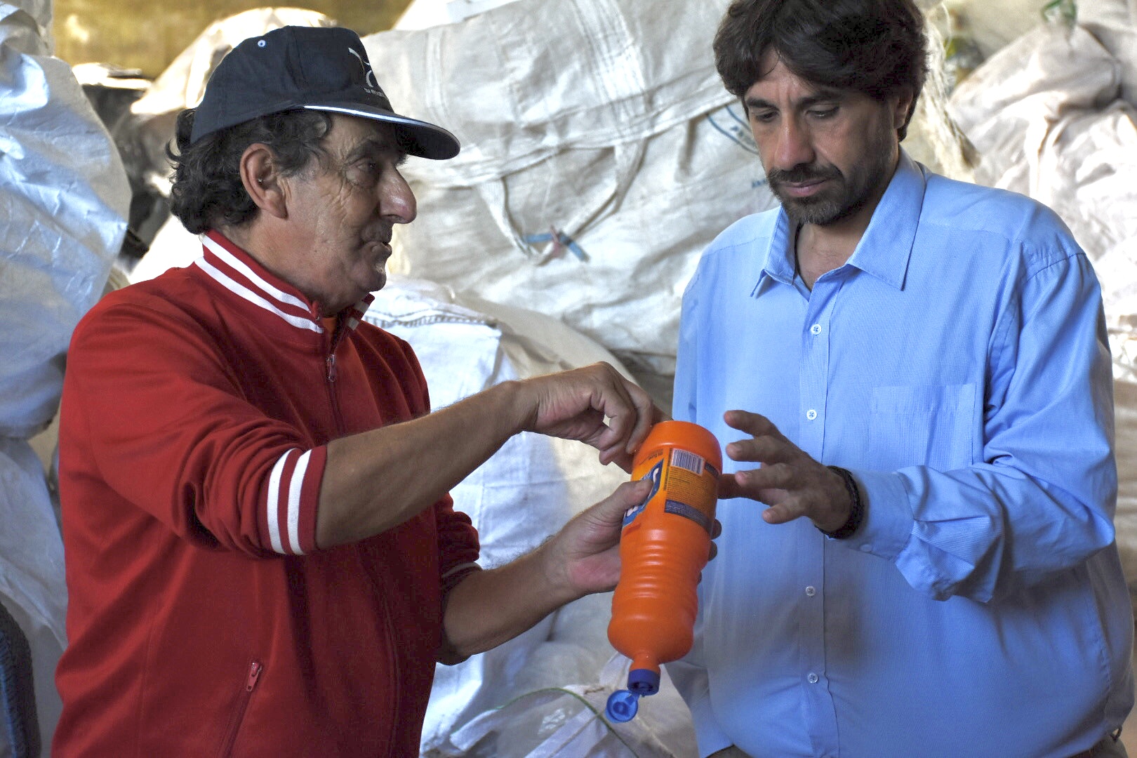 Intendente interino de Canelones, Marcelo Metediera, en recorrida de autoridades por punto de reciclaje en Solymar Norte, Ciudad de la Costa. Intendente interino de Canelones, Marcelo Metediera, en recorrida de autoridades por punto de reciclaje en Solymar Norte, Ciudad de la Costa.