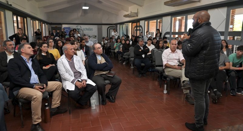 Scholas de Ciudadanía: el abordaje de los y las jóvenes a las problemáticas de su realidad social y el compromiso de Canelones de trabajar en las soluciones