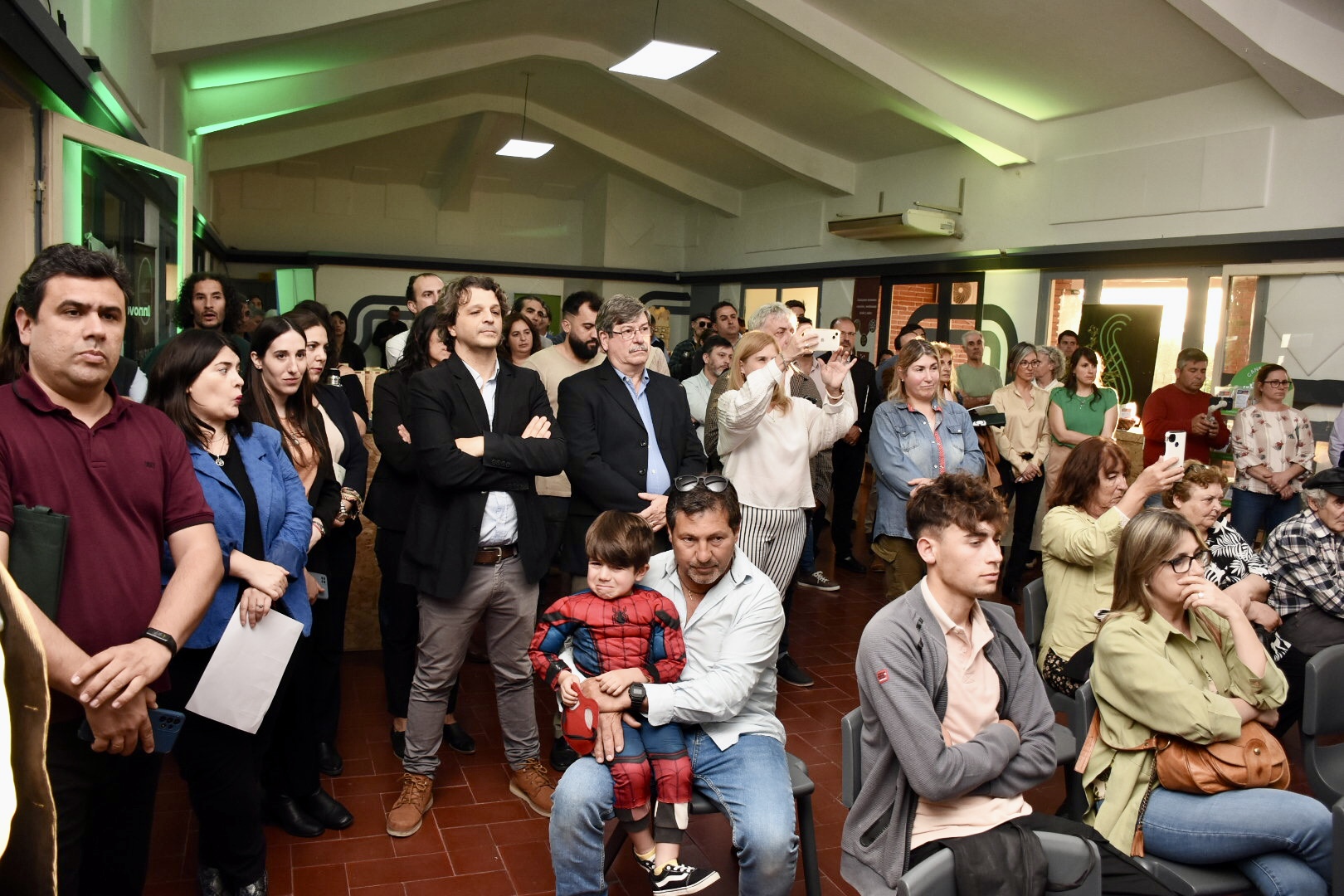 Presentación de Catálogo Canelones te Alimenta Presentación de Catálogo Canelones te Alimenta