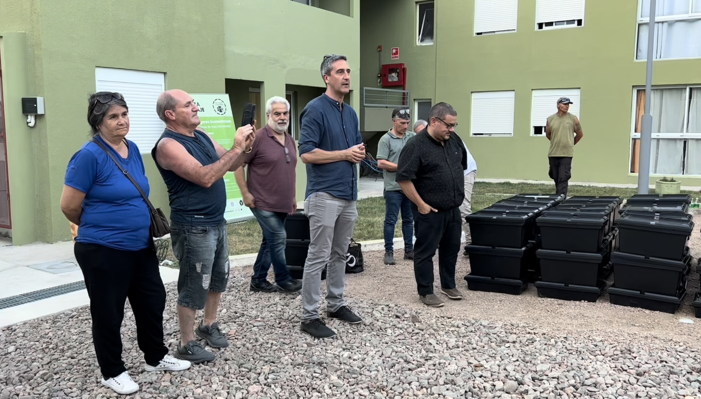 El programa Hogares Sustentables llegó a 35 familias de las viviendas COVITRAUN de Santa Lucía El programa Hogares Sustentables llegó a 35 familias de las viviendas COVITRAUN de Santa Lucía