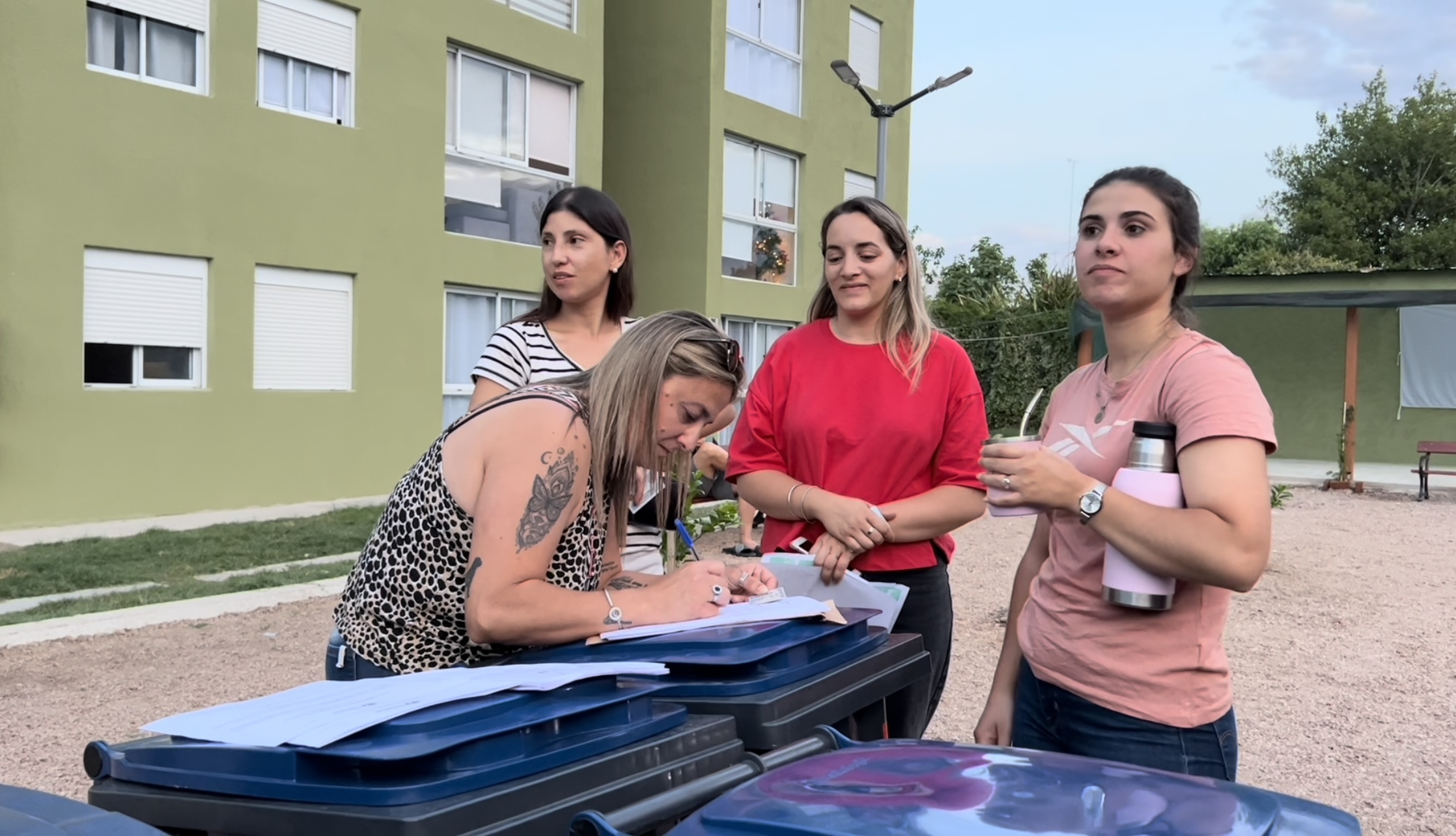 El programa Hogares Sustentables llegó a 35 familias de las viviendas COVITRAUN de Santa Lucía El programa Hogares Sustentables llegó a 35 familias de las viviendas COVITRAUN de Santa Lucía