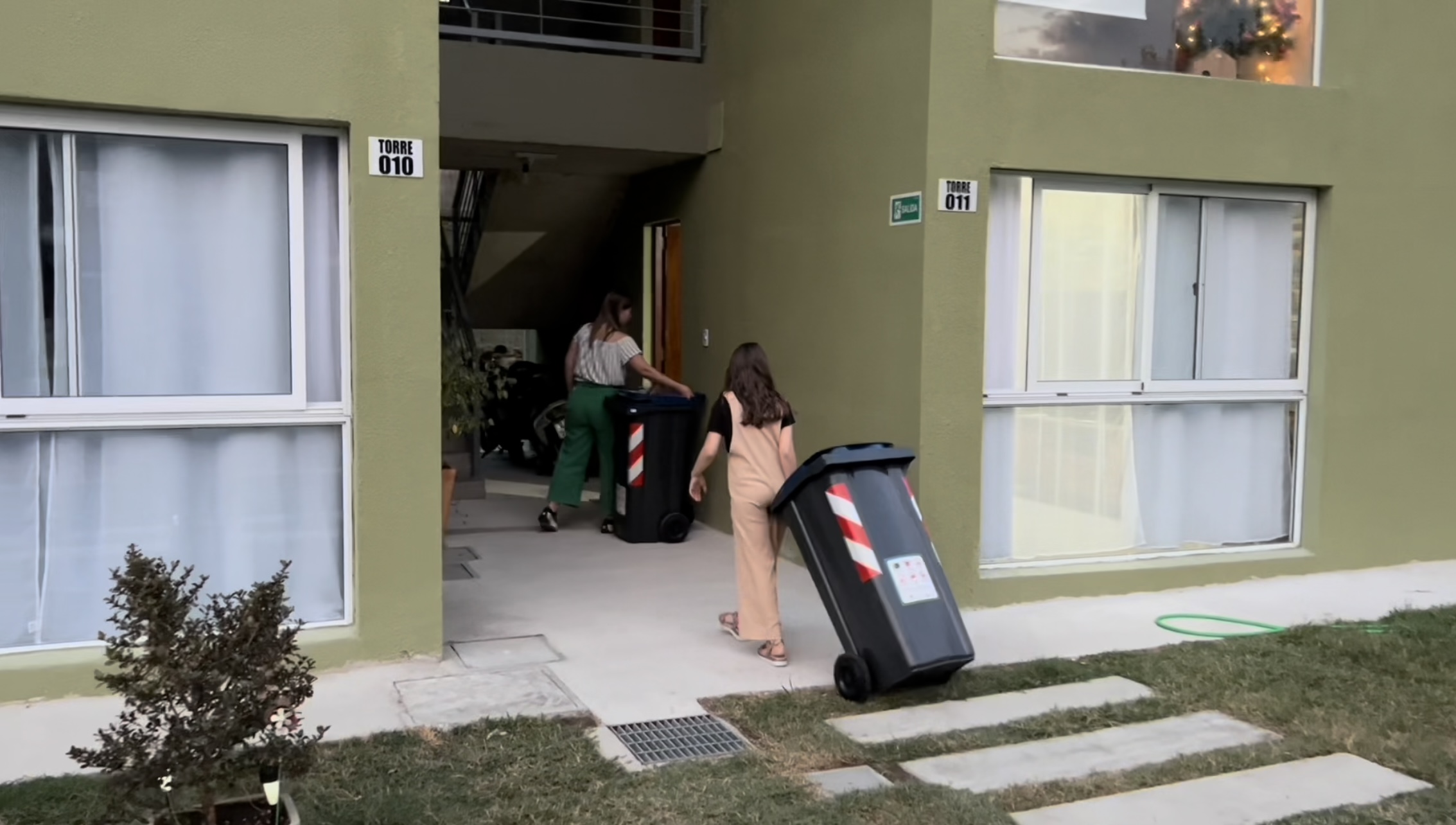 El programa Hogares Sustentables llegó a 35 familias de las viviendas COVITRAUN de Santa Lucía El programa Hogares Sustentables llegó a 35 familias de las viviendas COVITRAUN de Santa Lucía