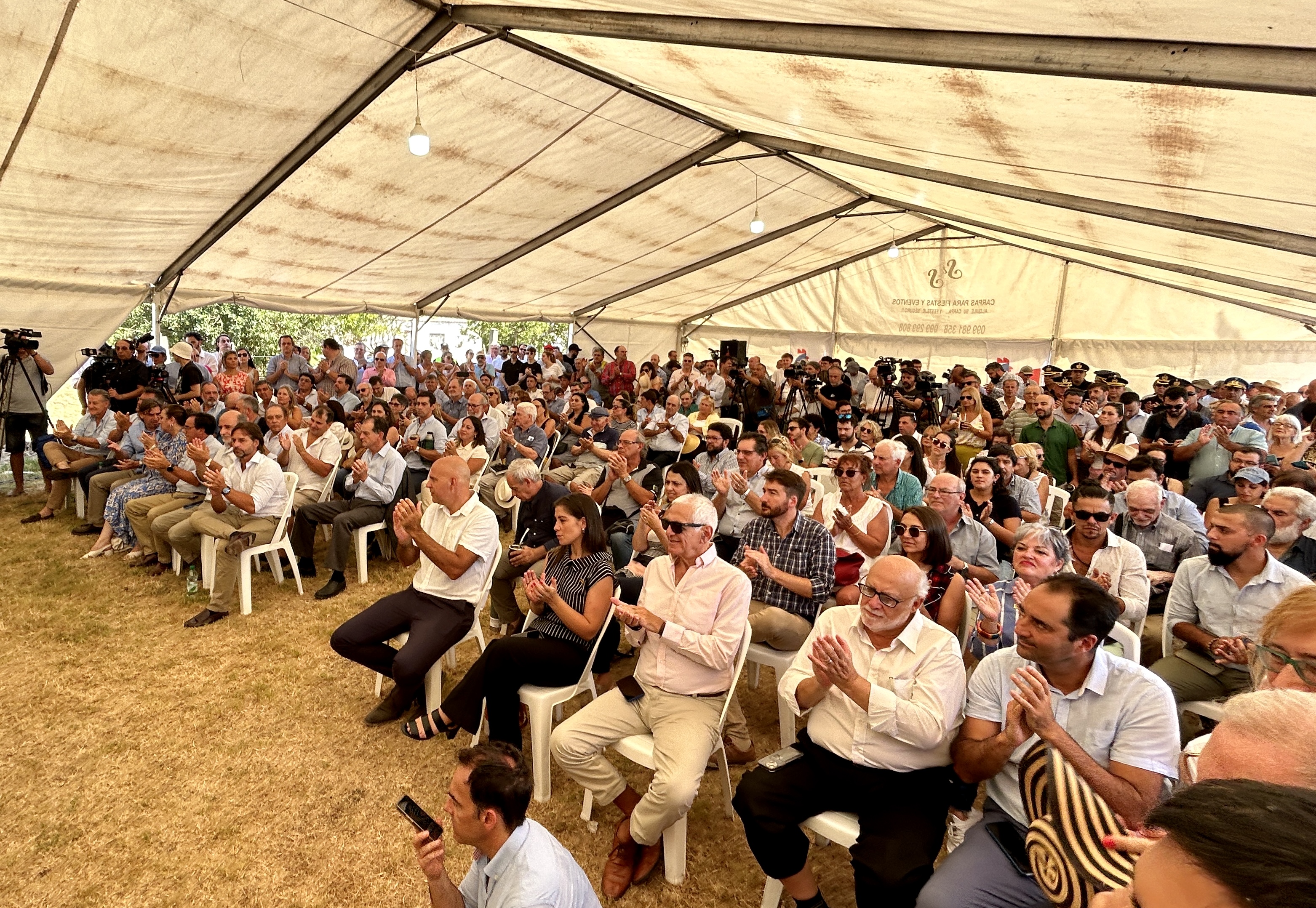 Intendente Yamandú Orsi estuvo presente en la inauguración de la Expo Avícola 2023 Intendente Yamandú Orsi estuvo presente en la inauguración de la Expo Avícola 2023