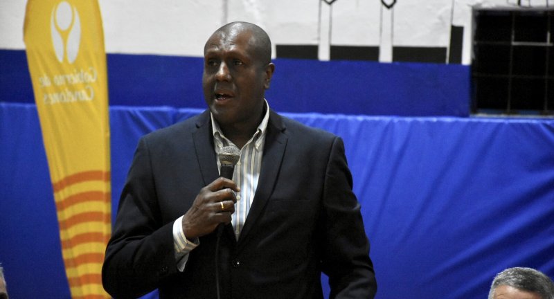 El Vicepresidente de la Comisión de Básquetbol, Humberto Sánchez, en la inauguración de las nuevas obras del Estadio Federal Cirilio Malnatti del Club Atlético Juventud de Las Piedras 