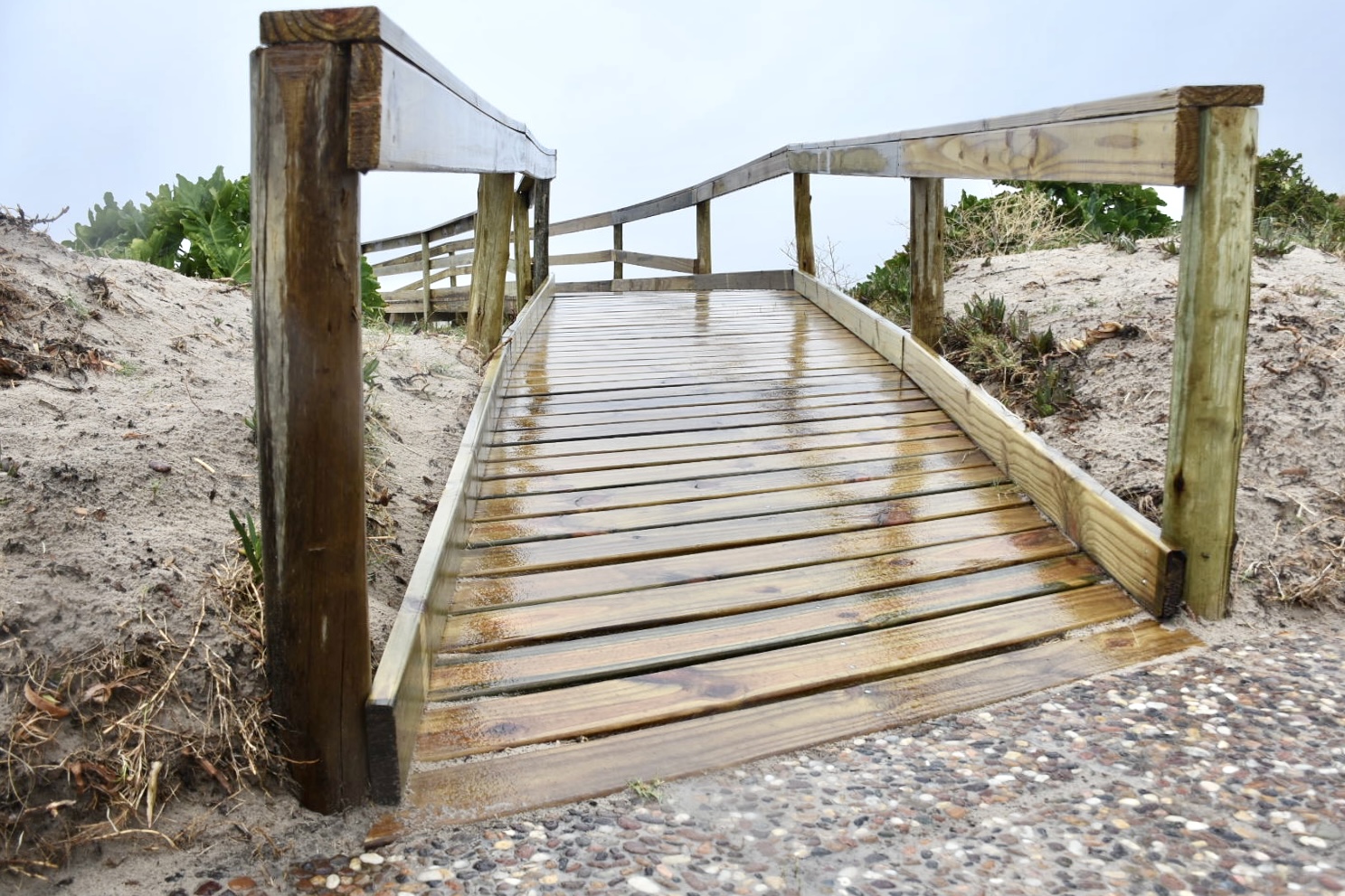 Canelones inauguró bajada accesible en balneario La Floresta Canelones inauguró bajada accesible en balneario La Floresta