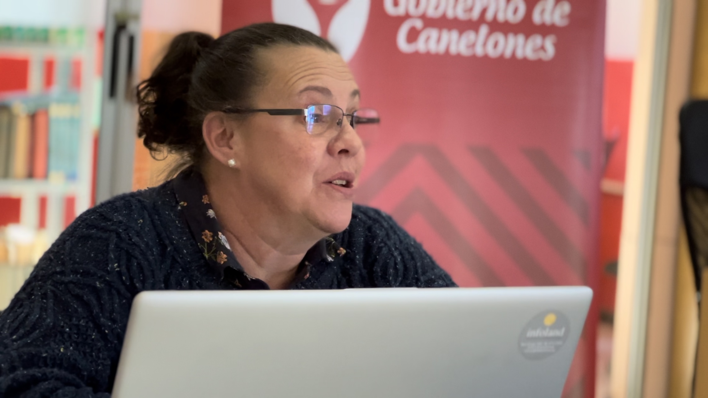 Quedó instalado el punto móvil de atención y asesoramiento a personas migrantes en Santa Rosa Quedó instalado el punto móvil de atención y asesoramiento a personas migrantes en Santa Rosa