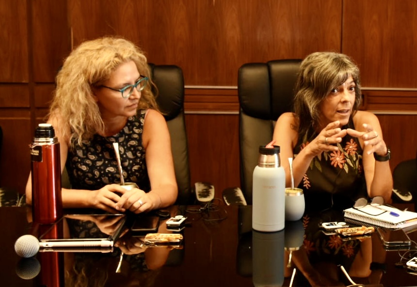 Directora de Género y Equidad, Nohelia Millán, y Pro Secretaria General del Gobierno de Canelones, Lic. Silvana Nieves, en la reunión entre las mujeres lideresas que integran el equipo de gobierno de Canelones y el del condado de Loudoun Directora de Género y Equidad, Nohelia Millán, y Pro Secretaria General del Gobierno de Canelones, Lic. Silvana Nieves, en la reunión entre las mujeres lideresas que integran el equipo de gobierno de Canelones y el del condado de Loudoun