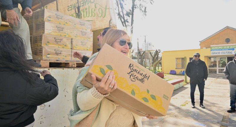 Canelones te alimenta: nueva entrega de Membrillo Solidario en 18 de Mayo Canelones te alimenta: nueva entrega de Membrillo Solidario en 18 de Mayo