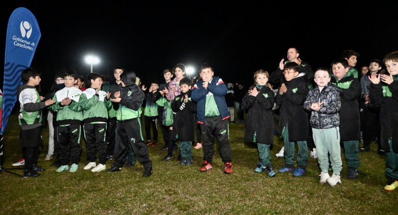 Gobierno de Canelones iluminó la cancha de Baby Fútbol del Club Atlético Cerrillos Gobierno de Canelones iluminó la cancha de Baby Fútbol del Club Atlético Cerrillos