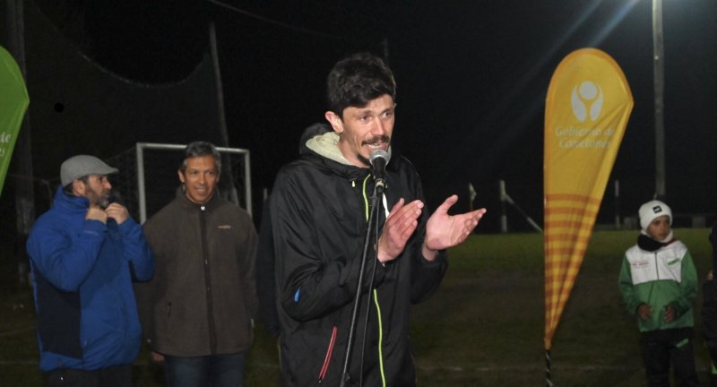 El Alcalde de Los Cerrillos, Prof. Rodrigo Roncio, en la firma de acuerdo entre la Intendencia de Canelones y el Club Atlético Cerrillos para iluminar la cancha de baby fútbol El Alcalde de Los Cerrillos, Prof. Rodrigo Roncio, en la firma de acuerdo entre la Intendencia de Canelones y el Club Atlético Cerrillos para iluminar la cancha de baby fútbol