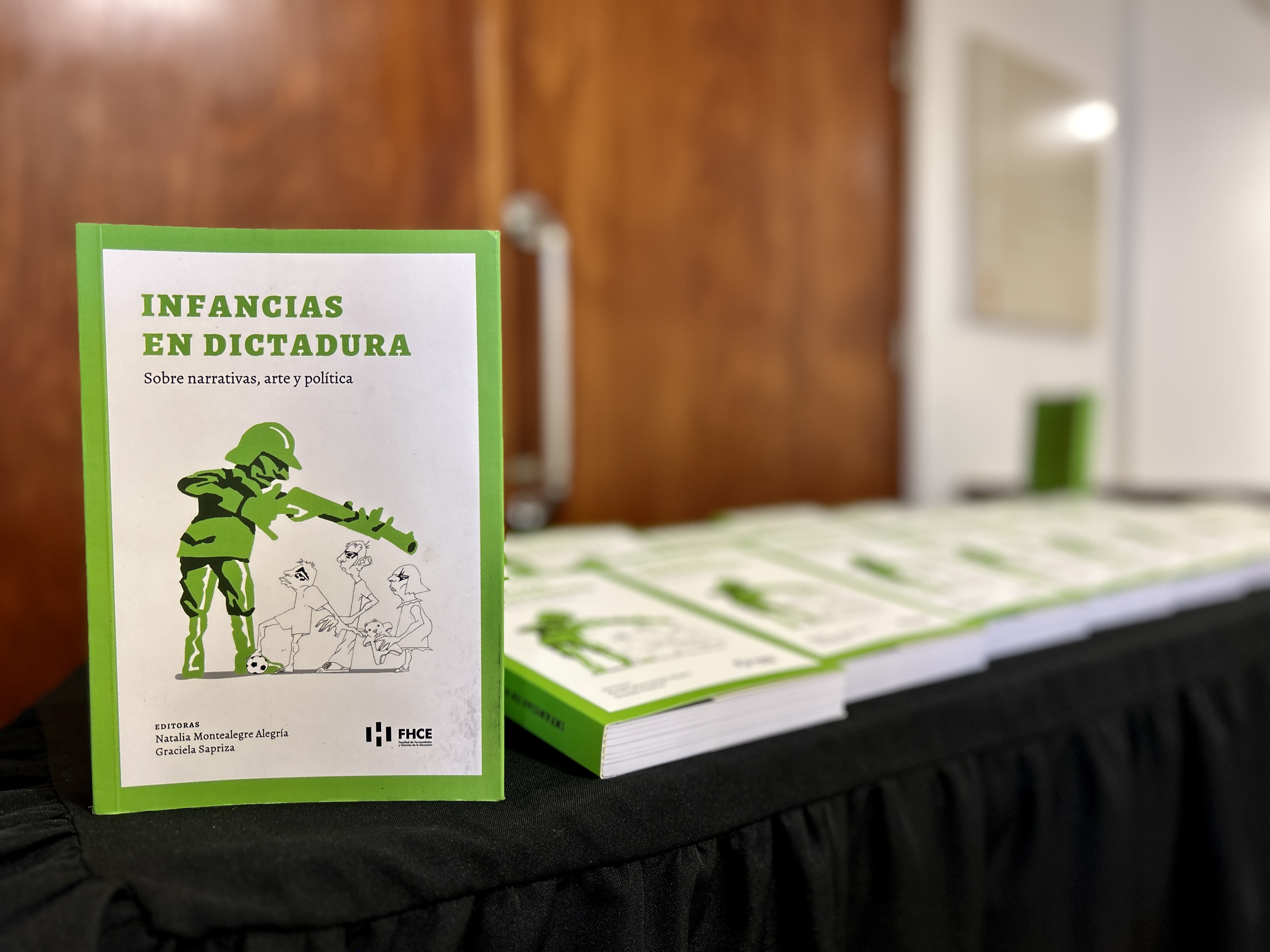 Se realizó la presentación del libro Infancias en Dictadura