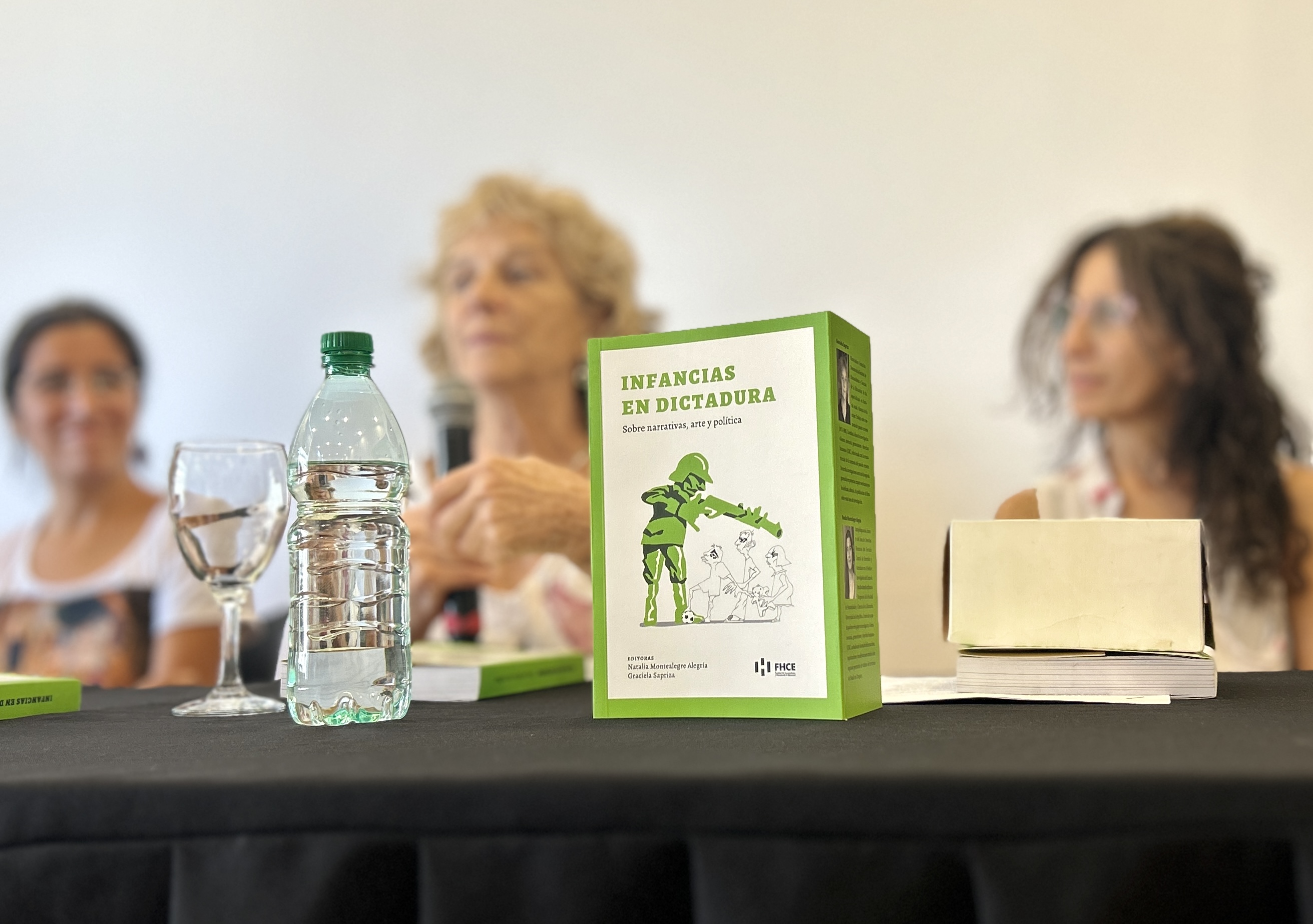 Se realizó la presentación del libro Infancias en Dictadura