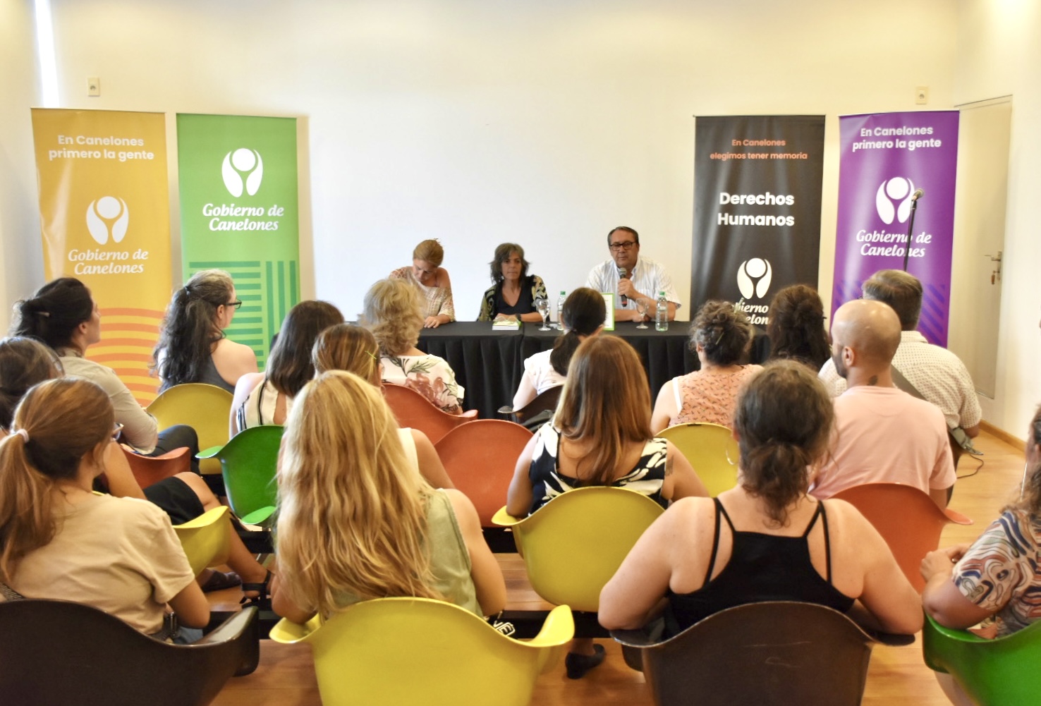 Se realizó la presentación del libro Infancias en Dictadura