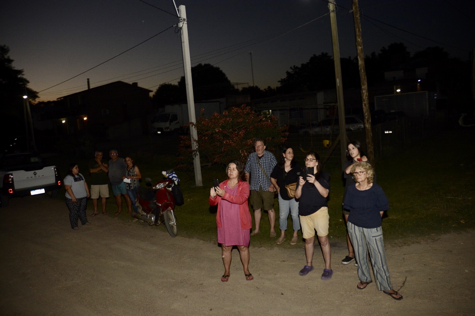 Se inauguraron 300 luminarias LED en El Pinar