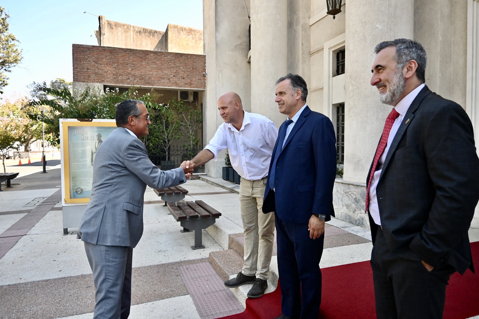 El Intendente Yamandú Orsi recibió al Embajador de Turquía en Uruguay 