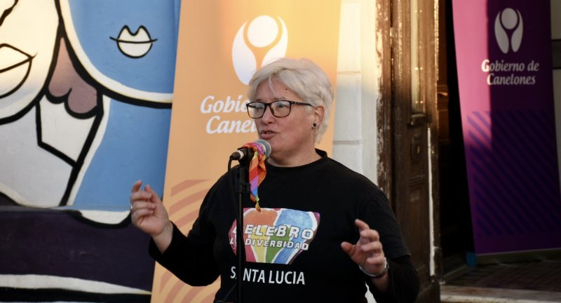 Organizadora y fundadora del colectivo Celebro la Diversidad, Inés González, en el lanzamiento del Mes de la Diversidad en Santa Lucía Organizadora y fundadora del colectivo Celebro la Diversidad, Inés González, en el lanzamiento del Mes de la Diversidad en Santa Lucía