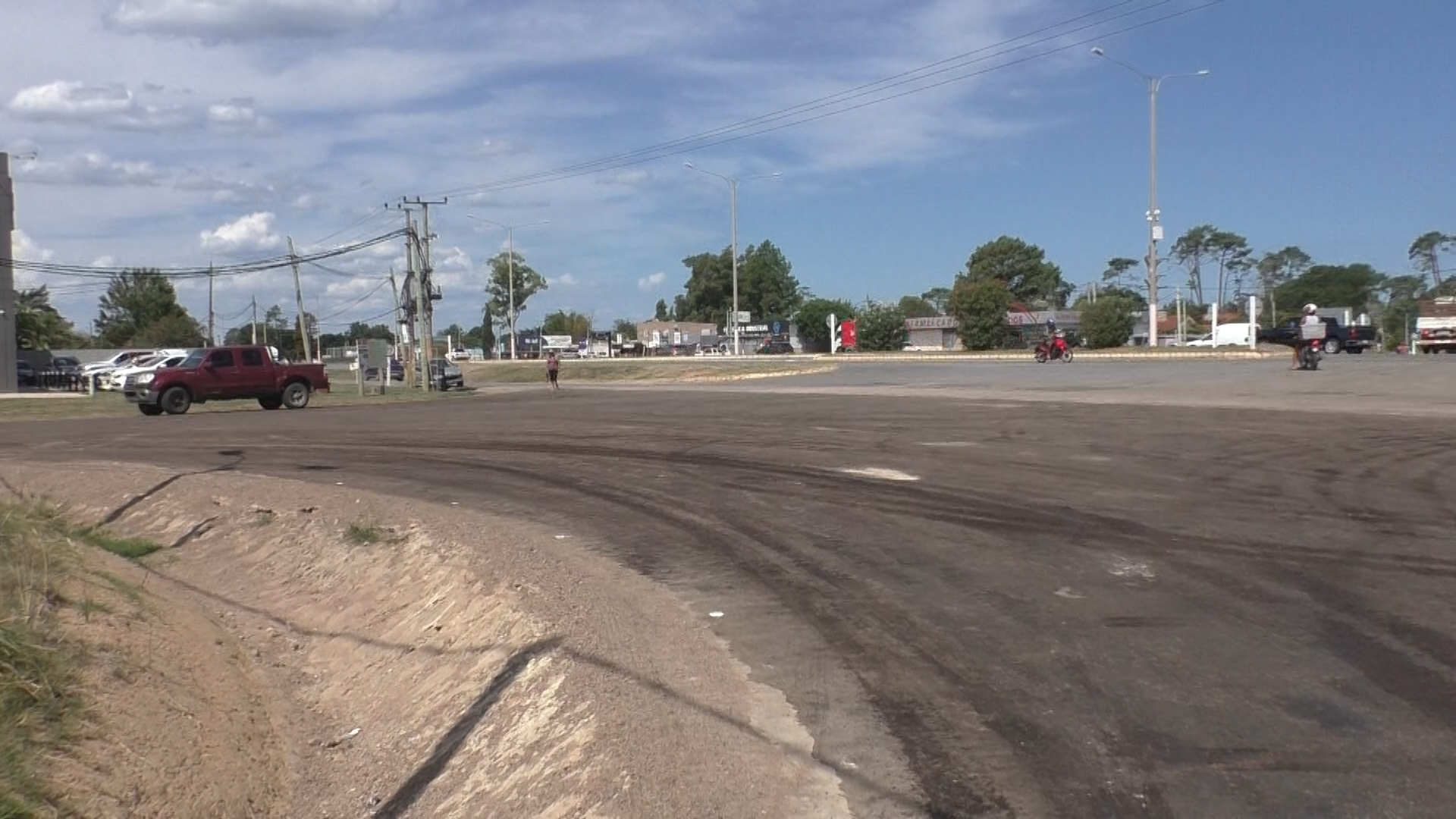 Pavimentación y pluviales en Avda. Nogueira, una inversión de $14.000.000 que soluciona problemas viales e hidráulicos Pavimentación y pluviales en Avda. Nogueira, una inversión de $14.000.000 que soluciona problemas viales e hidráulicos