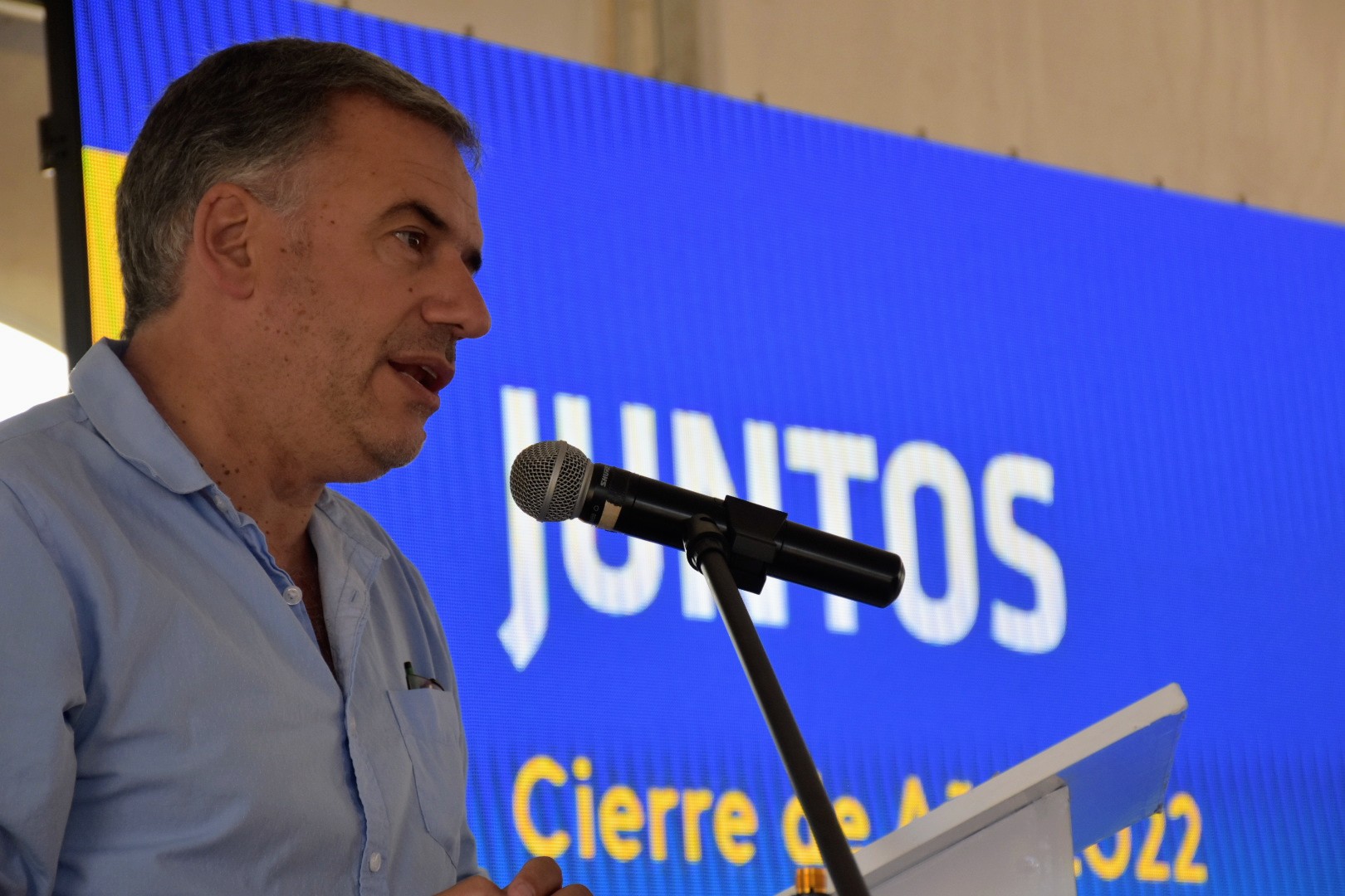 Intendente de canelones Prof. Yamandú Orsi en entrega de 8 viviendas del programa Juntos Intendente de canelones Prof. Yamandú Orsi en entrega de 8 viviendas del programa Juntos