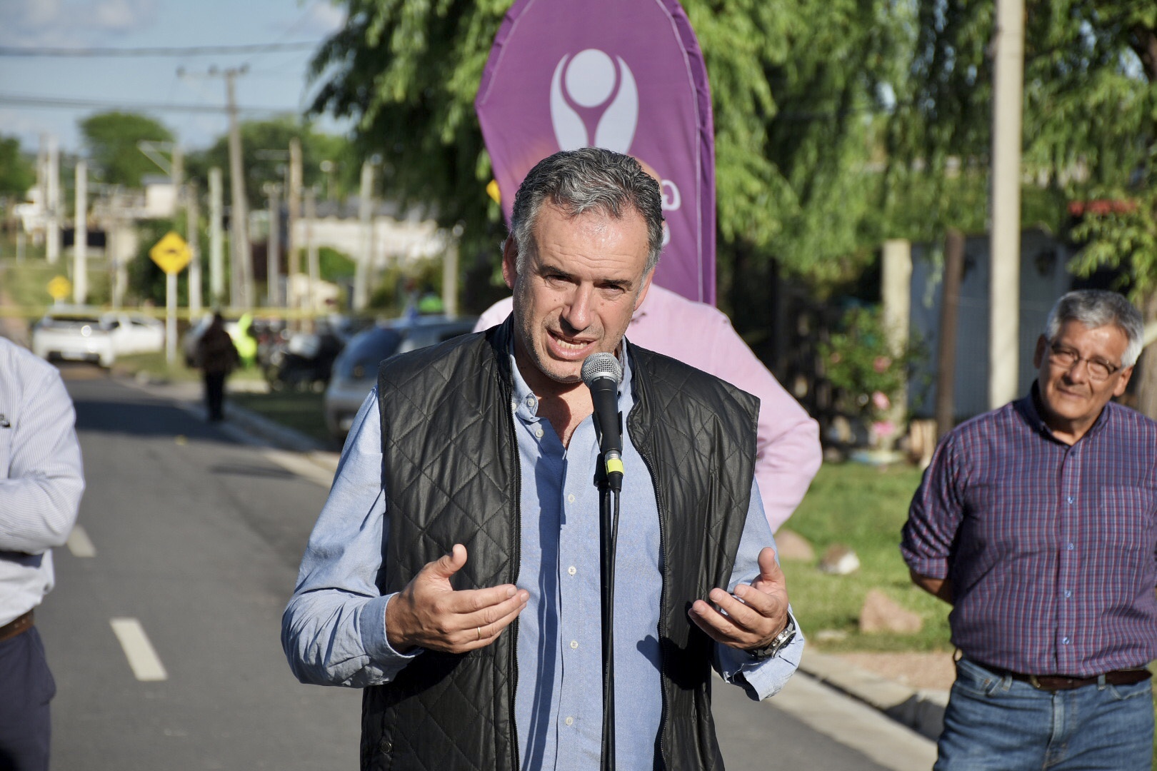 Intendente de Canelones, Prof. Yamandú Orsi, en la inauguración de obras de consolidación de la periferia urbana de la ciudad de Canelones