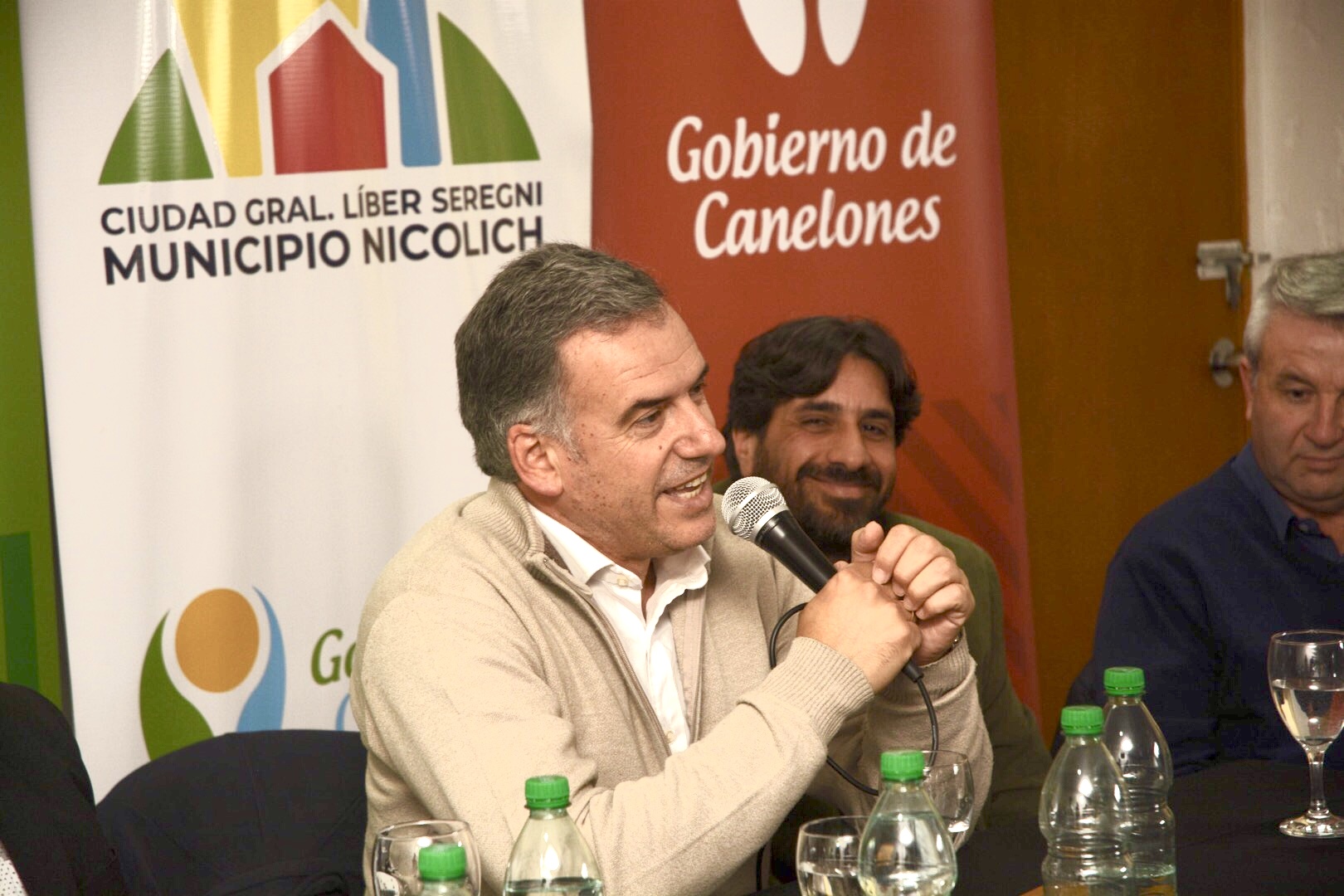 Intendente de Canelones, Yamandú Orsi, y Director General de Transito y Transporte, Marcelo Metediera