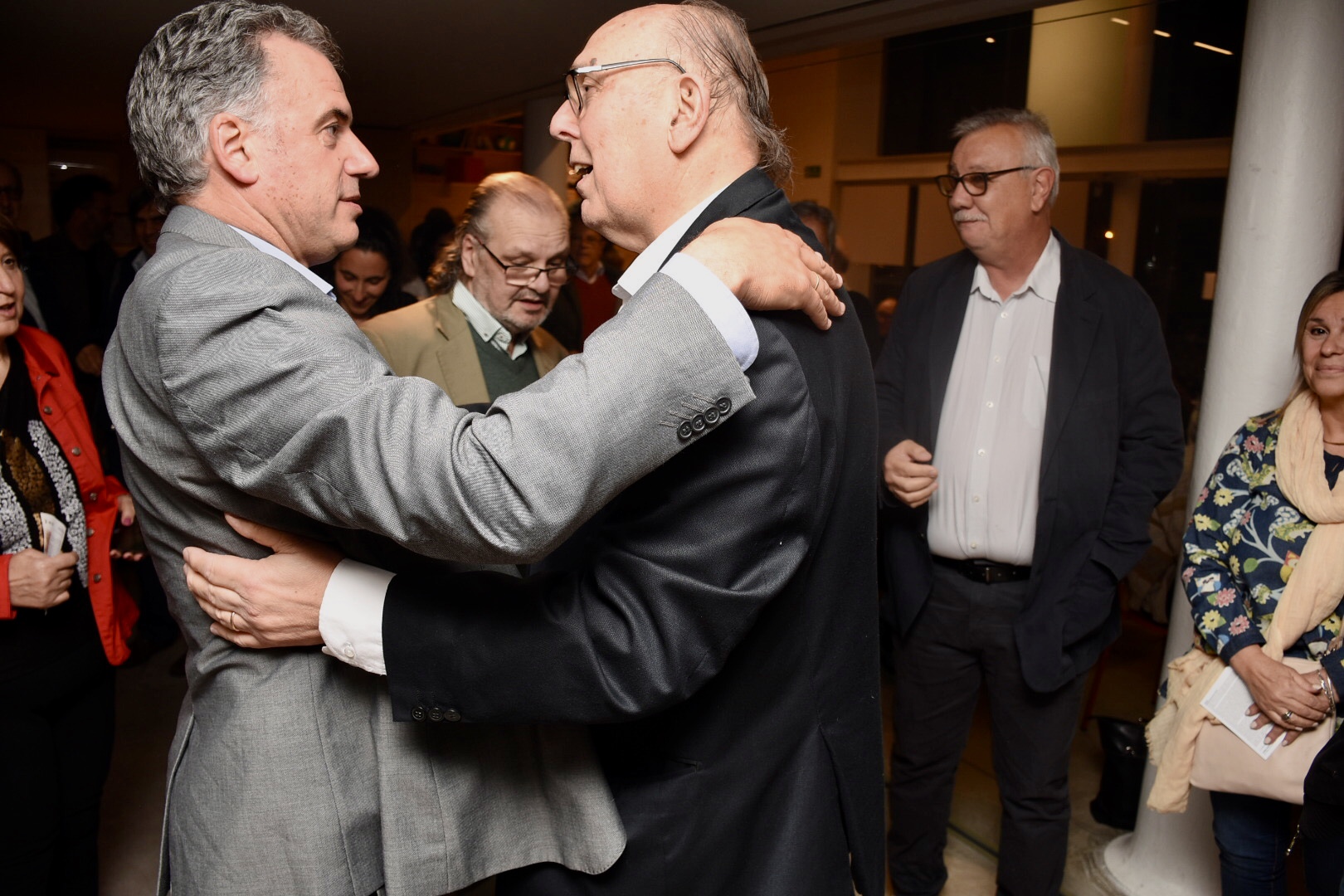 Intendente Yamandú Orsi, ex intendente Marcos Carámbula, en homenaje 40 años revista La Plaza Intendente Yamandú Orsi, ex intendente Marcos Carámbula, en homenaje 40 años revista La Plaza