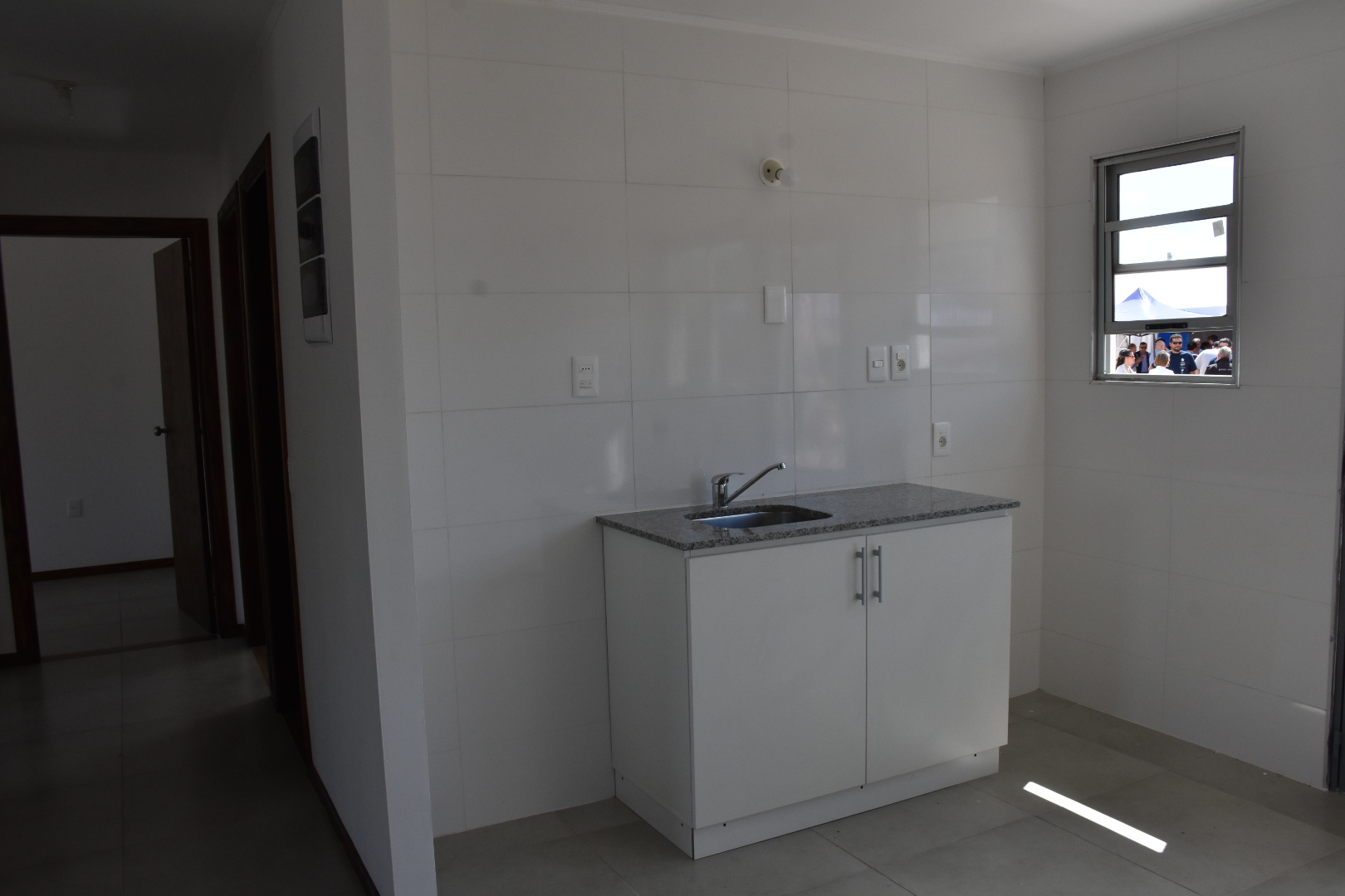 Interior vivienda entregada- cocina con bajo mesada Interior vivienda entregada- cocina con bajo mesada