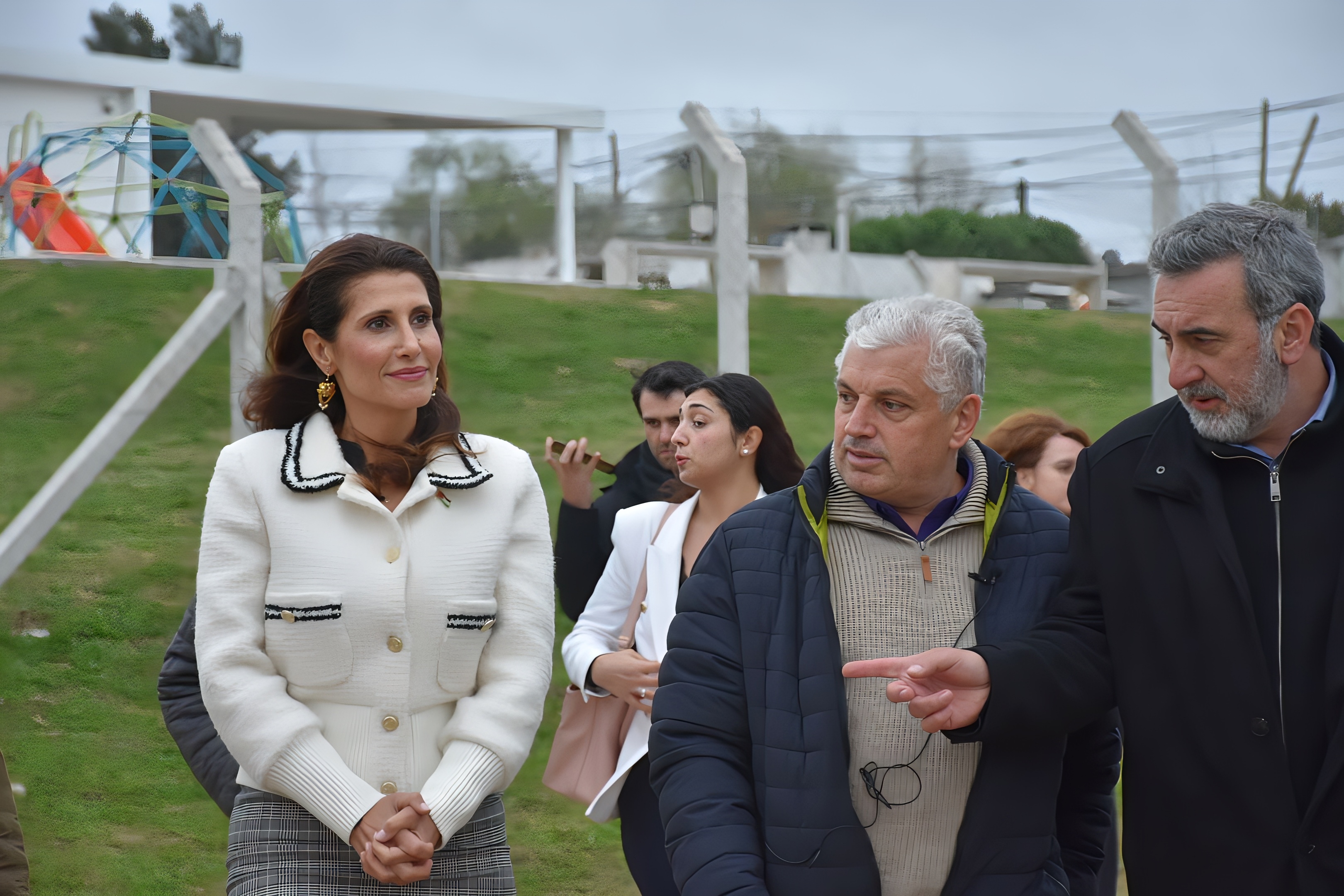 La Embajadora del Estado de Palestina, Nadya Rasheed, visitó la Cuenca Educativa y Polideportivo en Nicolich La Embajadora del Estado de Palestina, Nadya Rasheed, visitó la Cuenca Educativa y Polideportivo en Nicolich