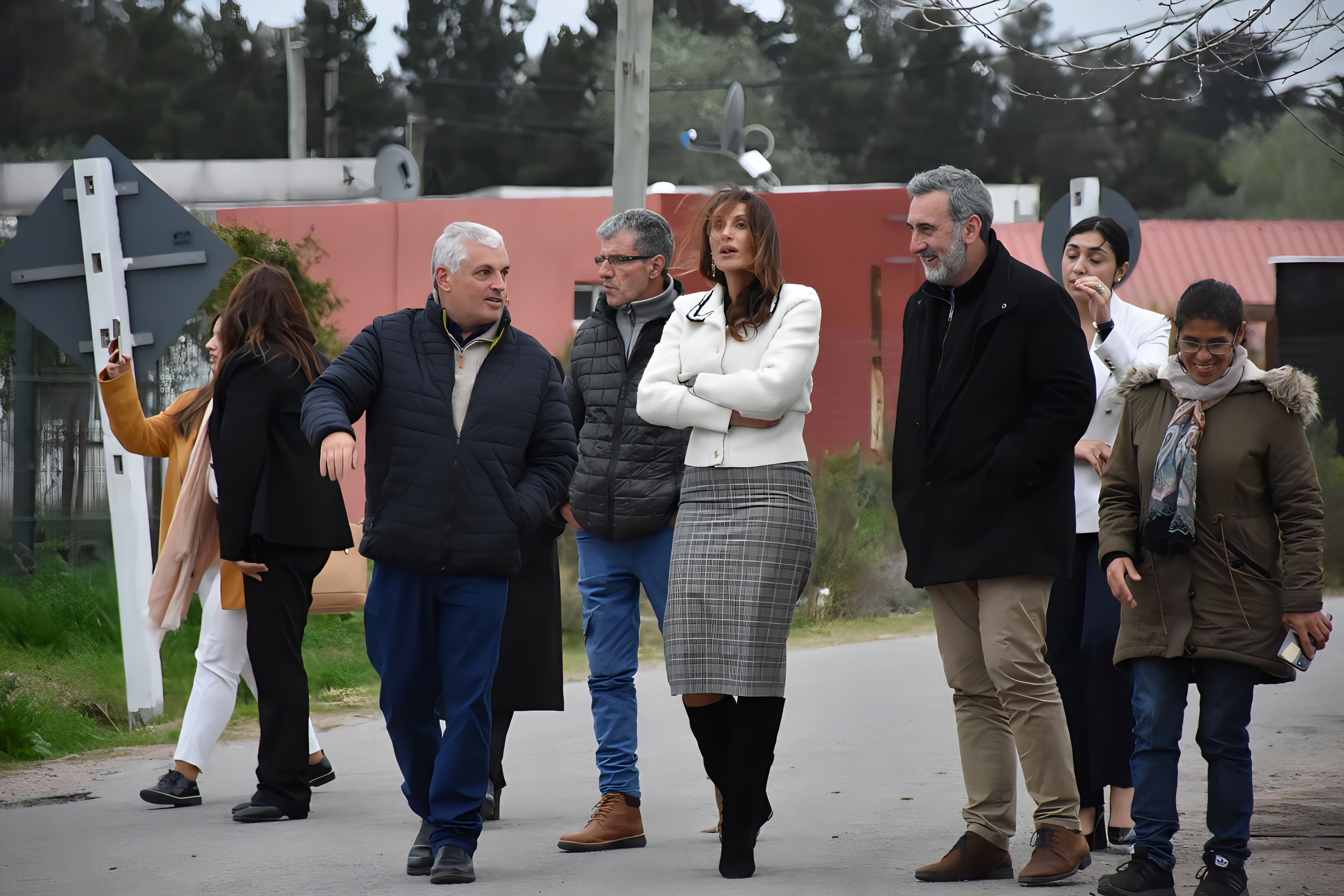 La Embajadora del Estado de Palestina, Nadya Rasheed, visitó la Cuenca Educativa y Polideportivo en Nicolich La Embajadora del Estado de Palestina, Nadya Rasheed, visitó la Cuenca Educativa y Polideportivo en Nicolich