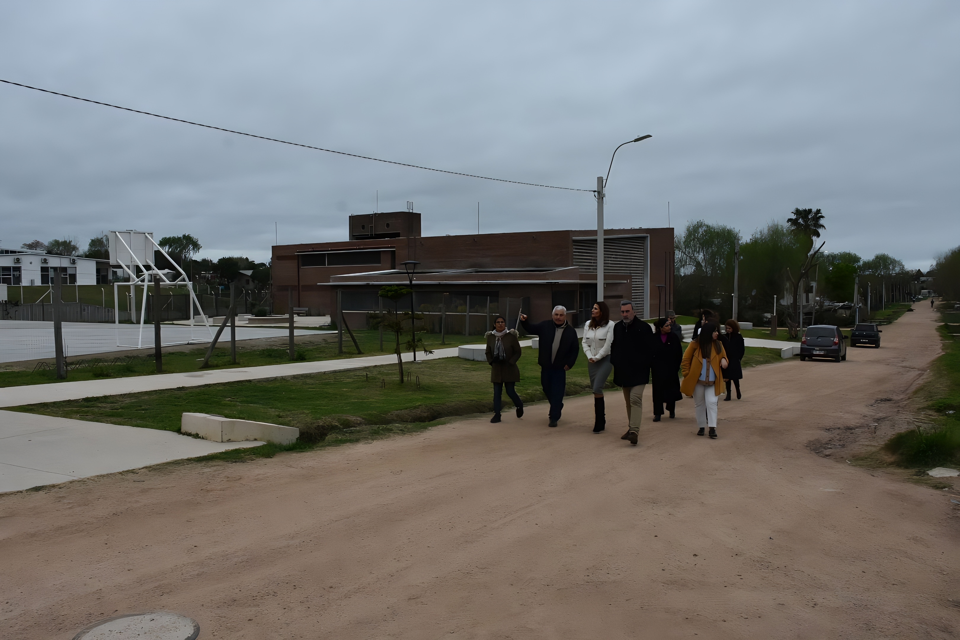 La Embajadora del Estado de Palestina, Nadya Rasheed, visitó la Cuenca Educativa y Polideportivo en Nicolich(4) La Embajadora del Estado de Palestina, Nadya Rasheed, visitó la Cuenca Educativa y Polideportivo en Nicolich(4)