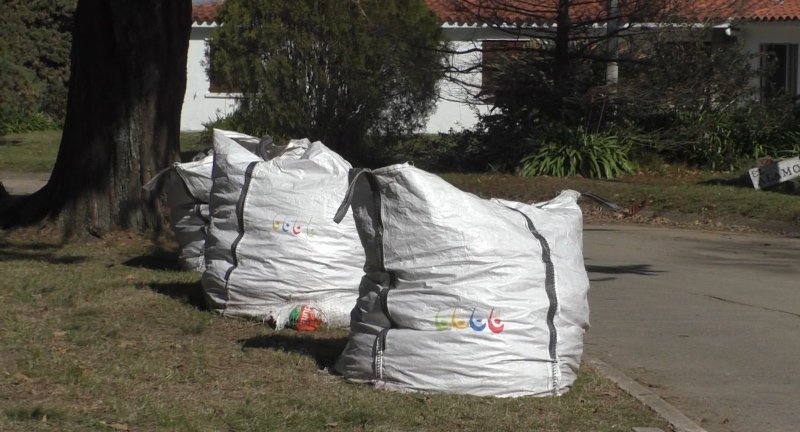Municipio de La Floresta implementa proyecto piloto para desechos de podas a través de un sistema de bolsones Municipio de La Floresta implementa proyecto piloto para desechos de podas a través de un sistema de bolsones