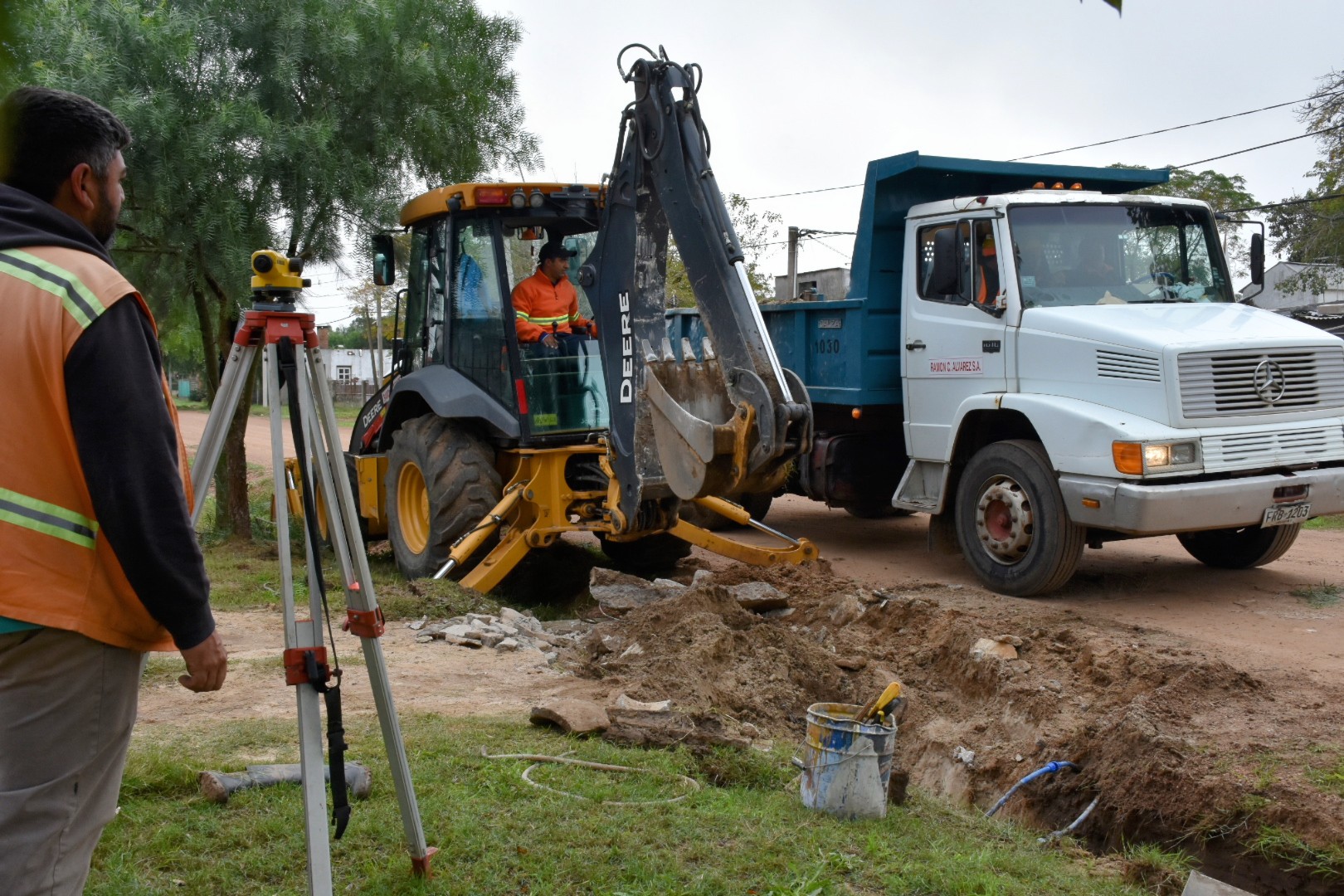 Los trabajos abarcan la pavimentación en una extensión de 10 km, la limpieza  y conformación de cunetas y la construcción de badenes de hormigón